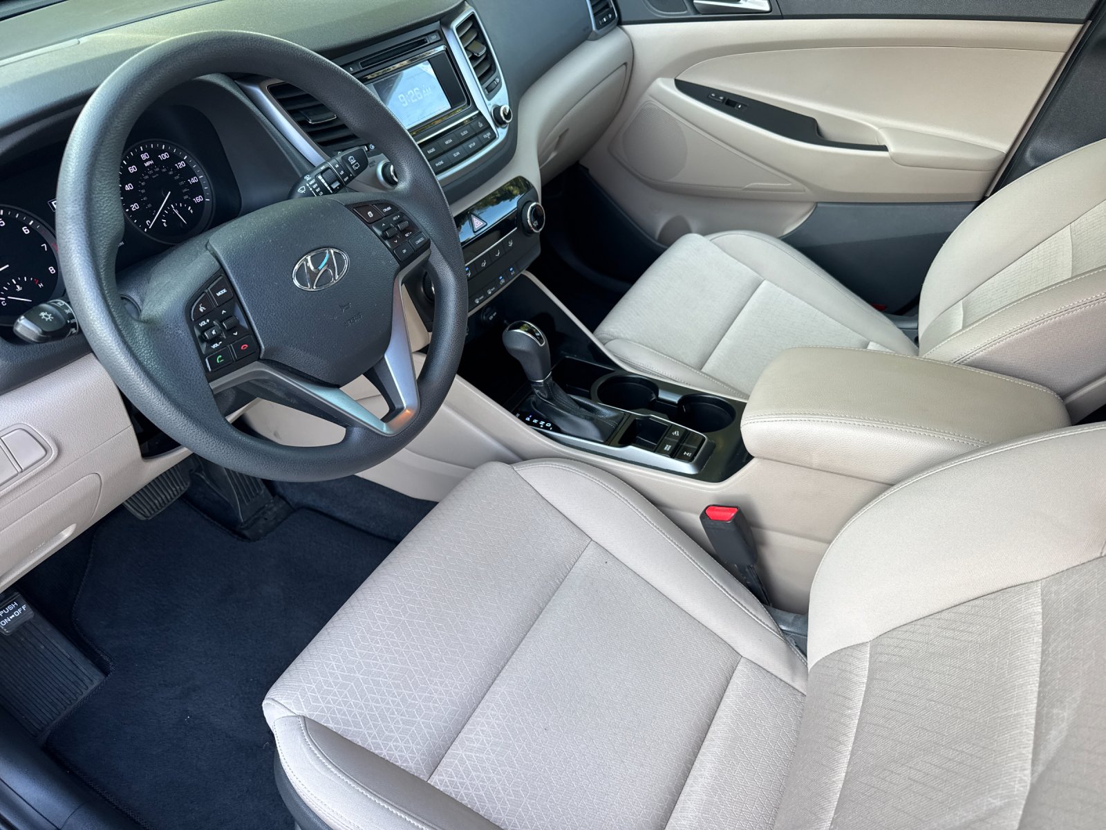 Used 2016 Red Hyundai SE image 9
