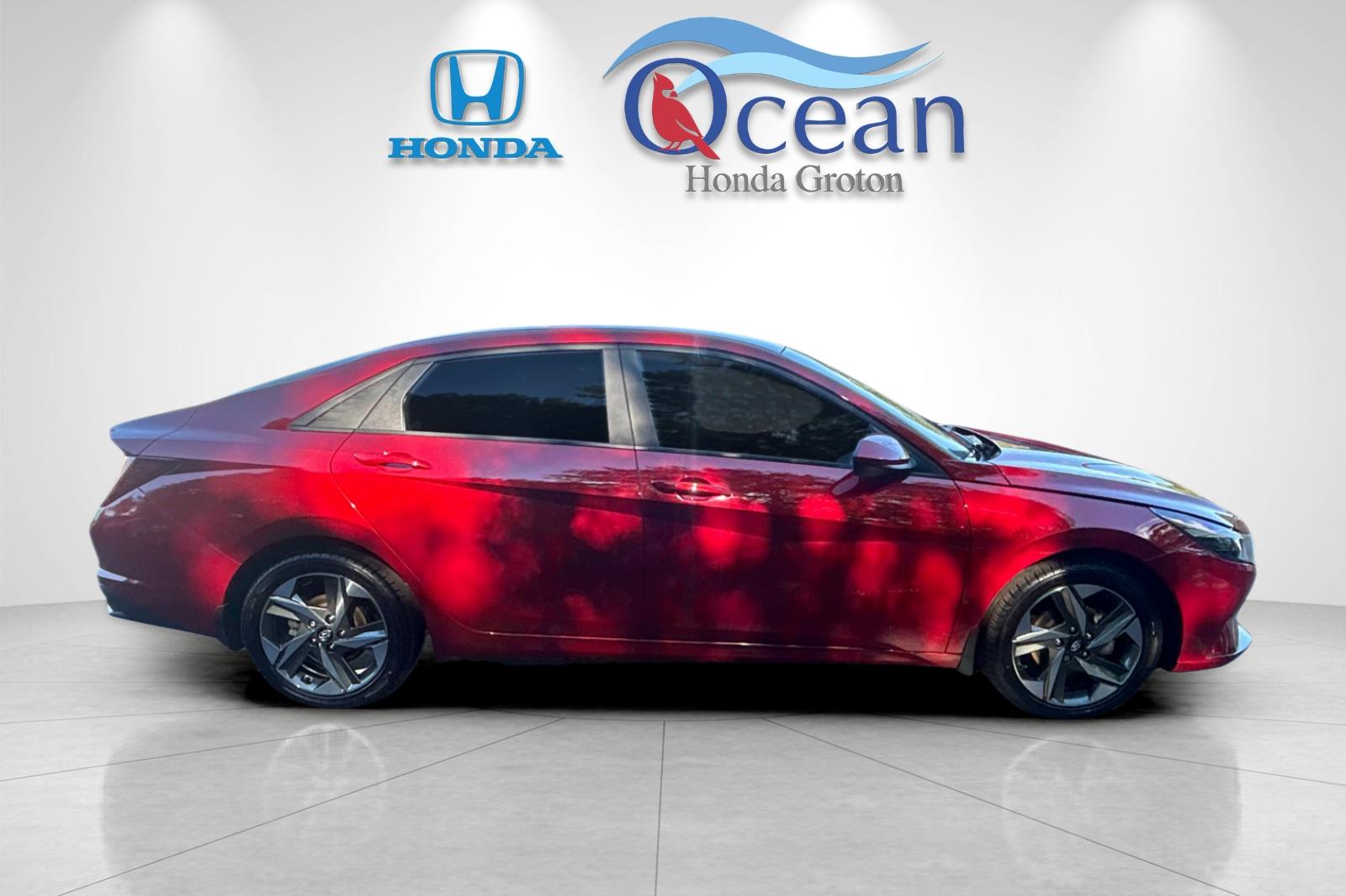 Used 2023 Red Hyundai SEL image 2