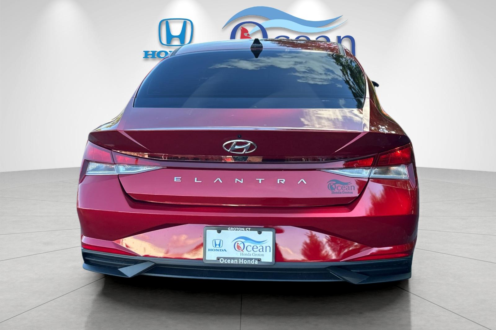 Used 2023 Red Hyundai SEL image 4