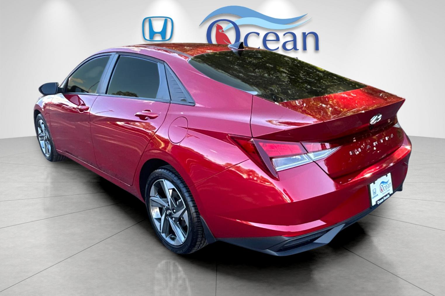 Used 2023 Red Hyundai SEL image 5