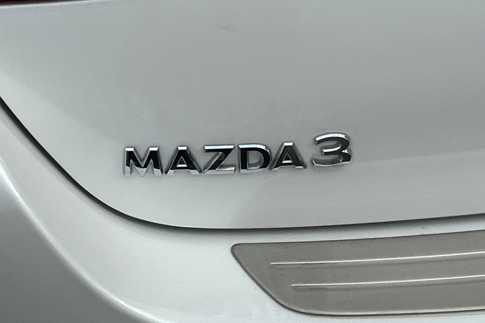 Used 2022 Snowflake White Pearl Mazda Premium image 28