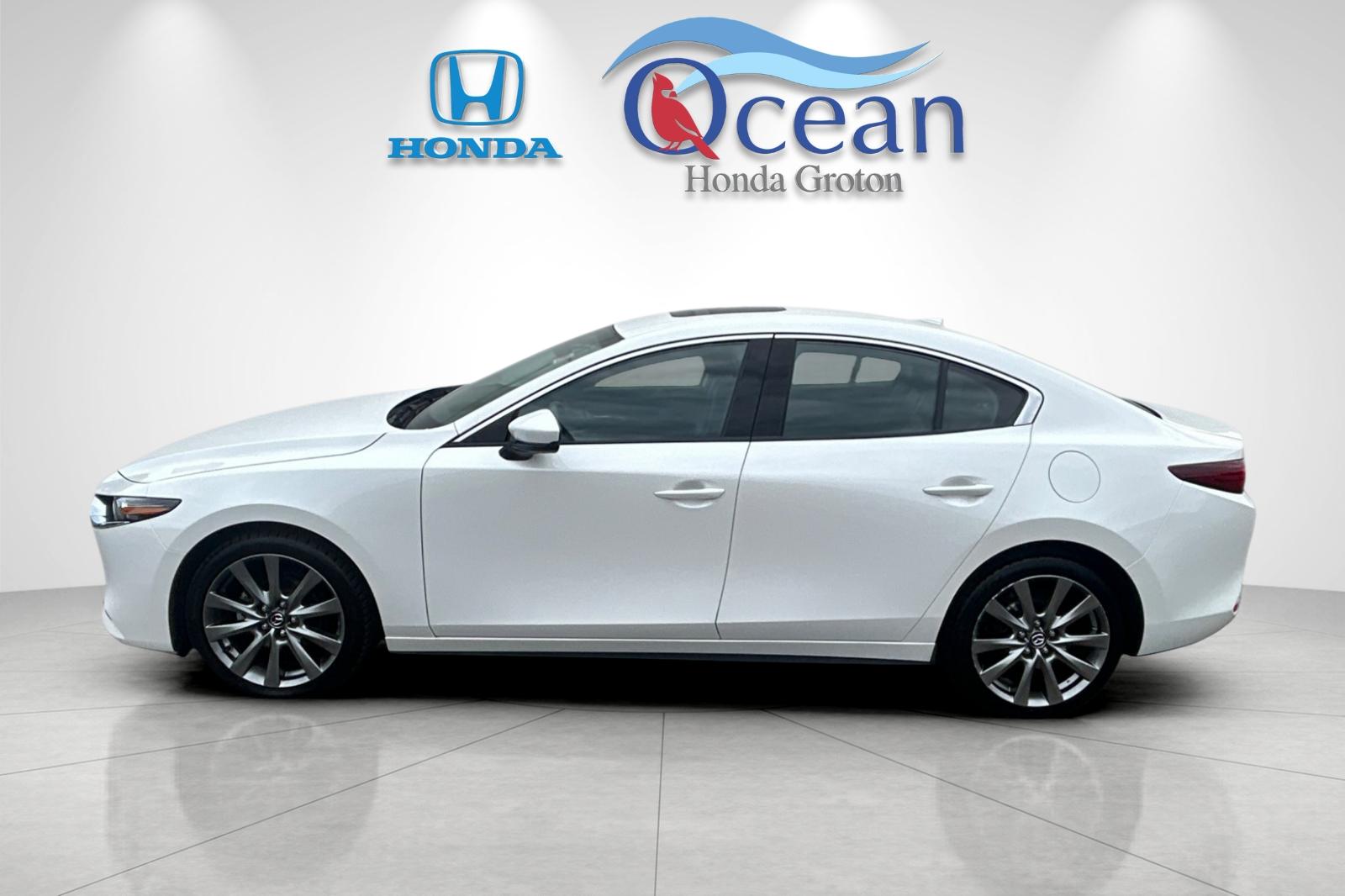 Used 2022 Snowflake White Pearl Mazda Premium image 6