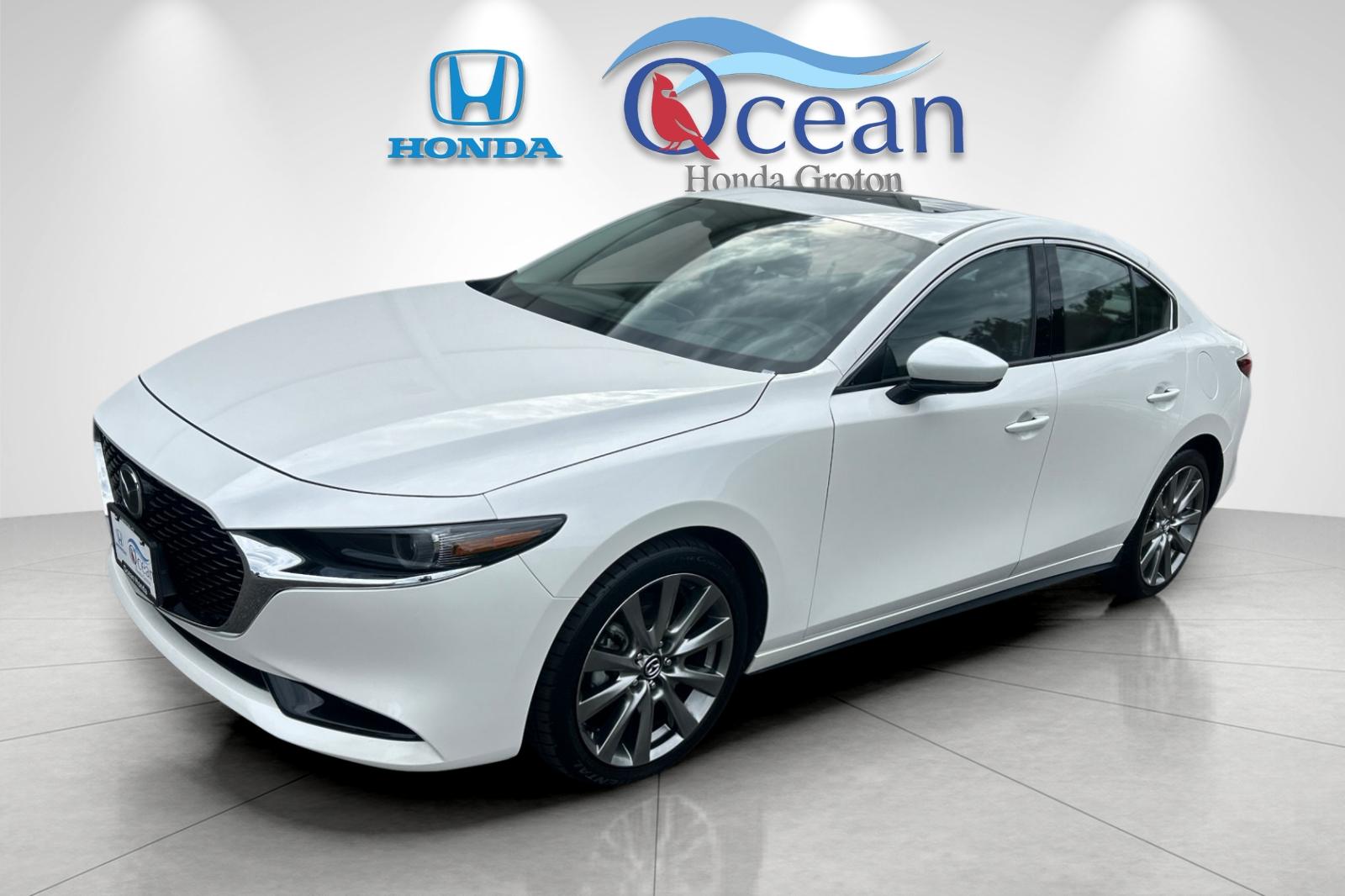 Used 2022 Snowflake White Pearl Mazda Premium image 7