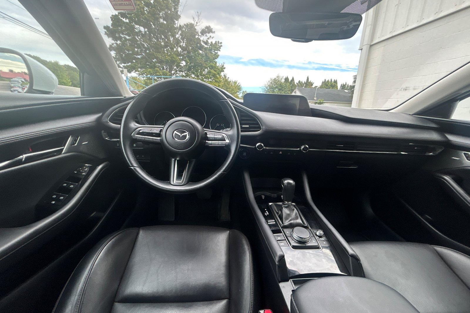 Used 2022 Snowflake White Pearl Mazda Premium image 14