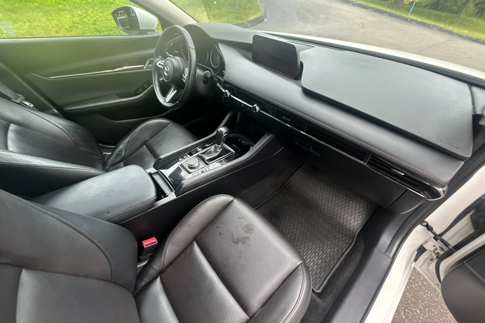 Used 2022 Snowflake White Pearl Mazda Premium image 16