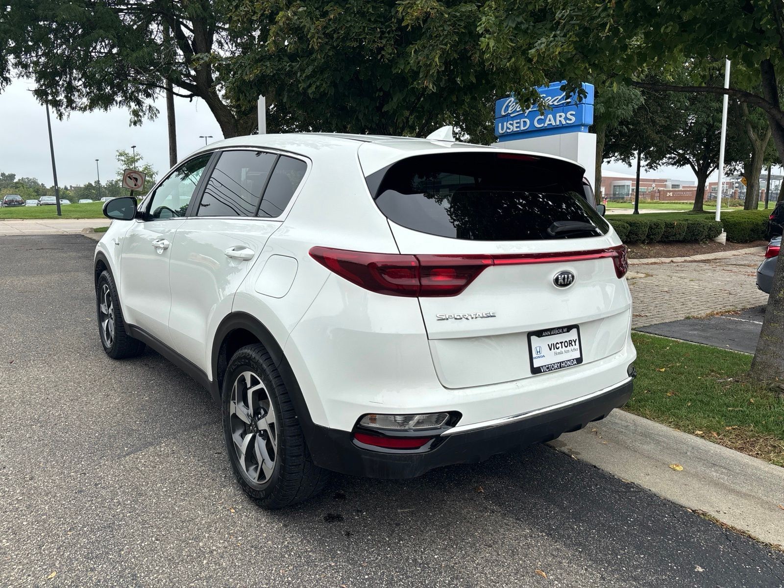 Used 2021 Clear White Kia LX image 5