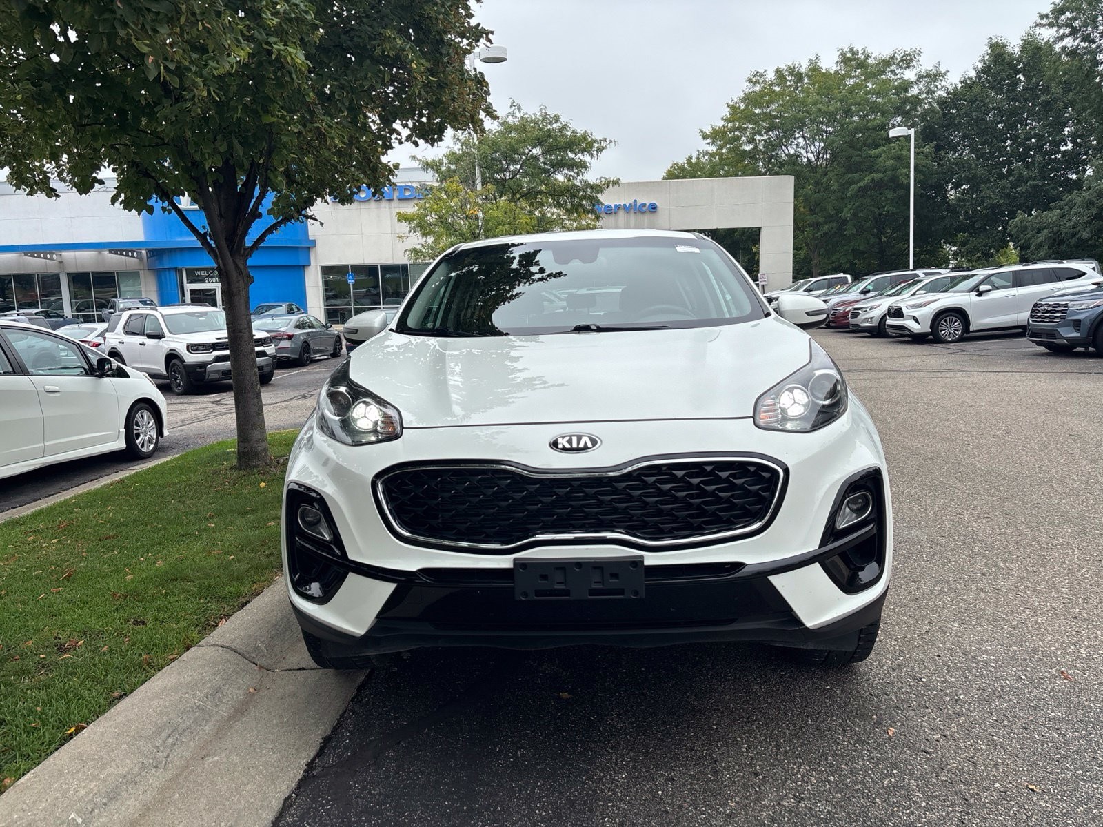 Used 2021 Clear White Kia LX image 12