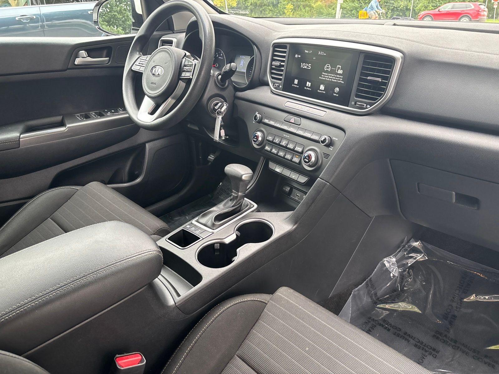Used 2021 Clear White Kia LX image 18
