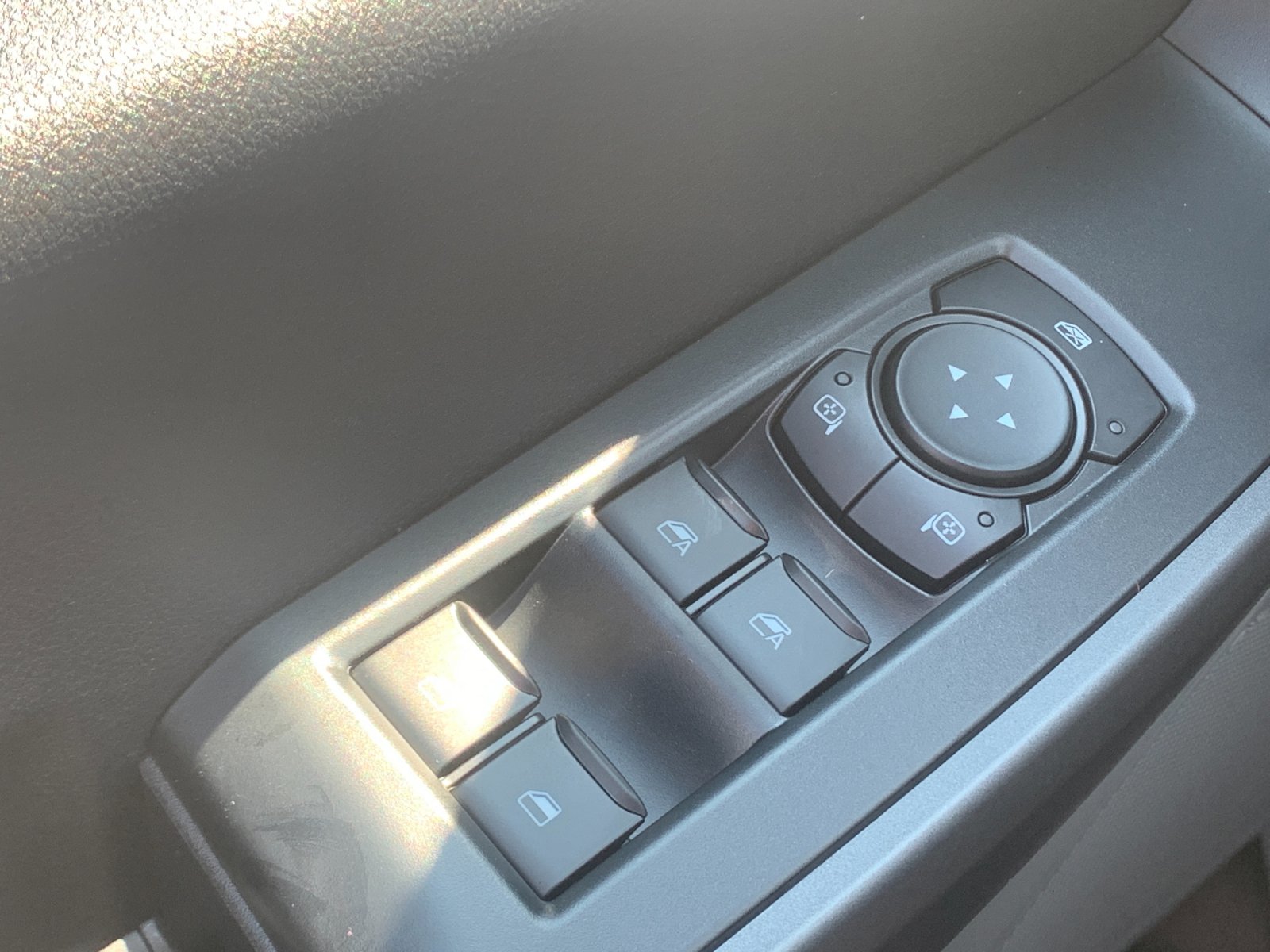 New 2027 White Ford XLT image 12