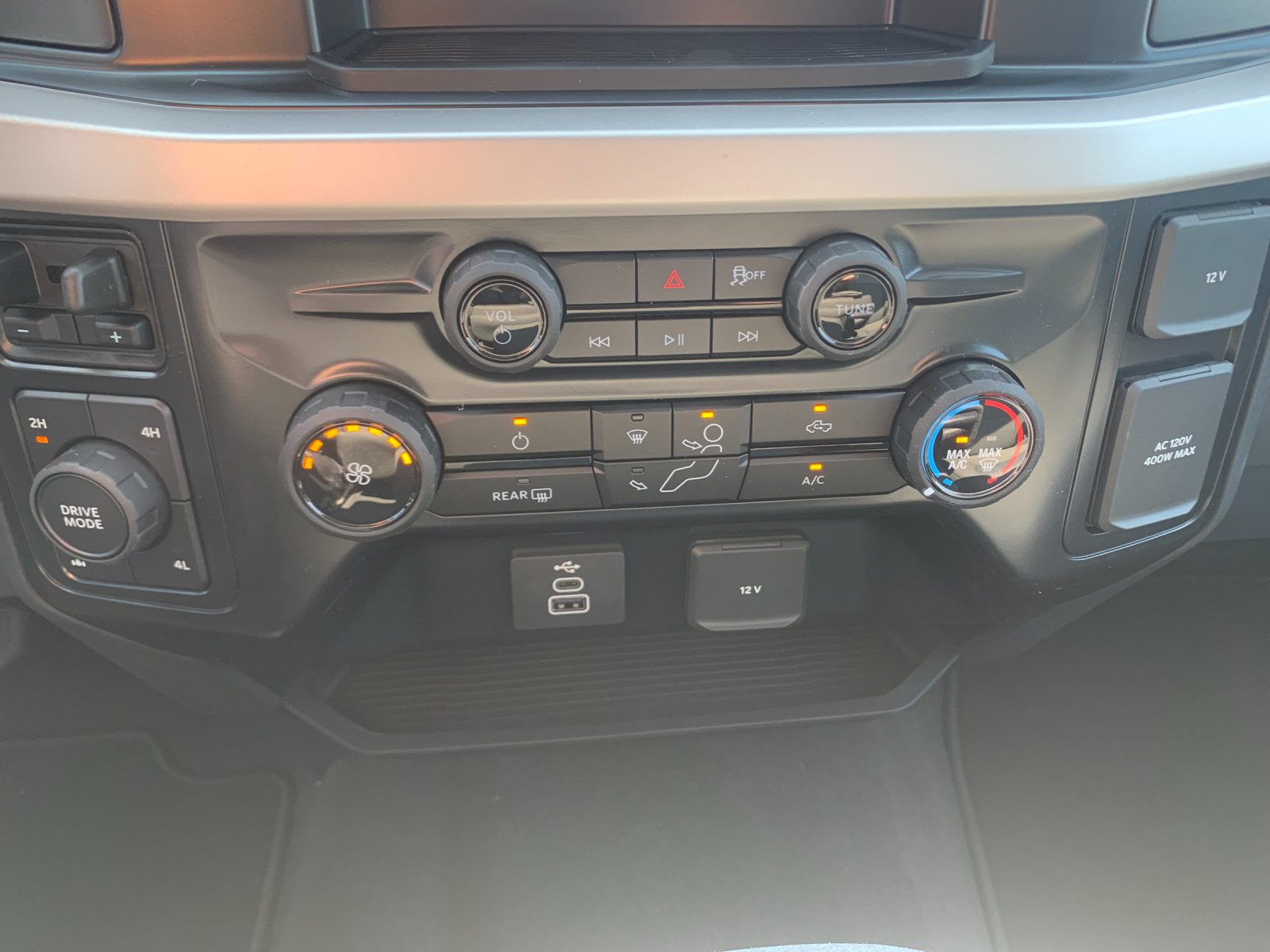 New 2027 White Ford XLT image 22