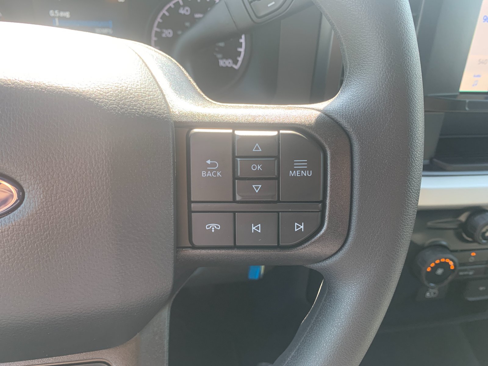 New 2027 White Ford XLT image 27