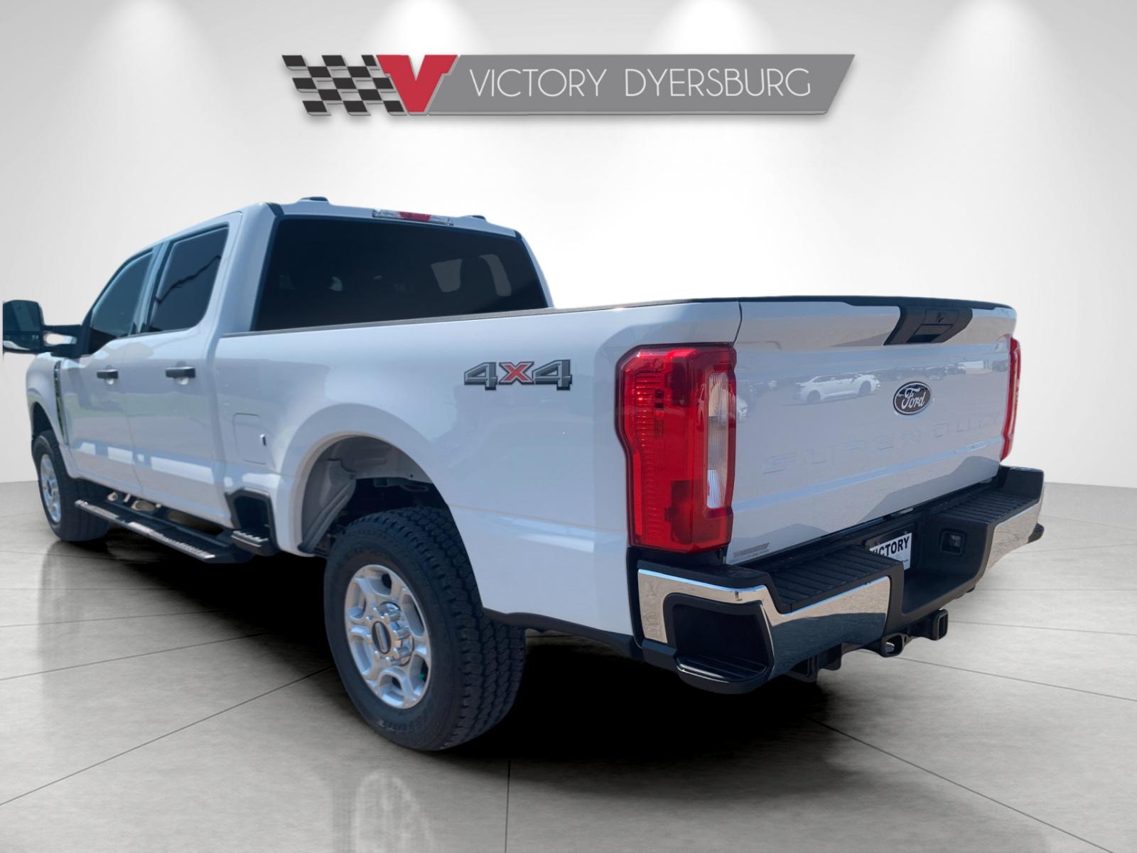 New 2027 White Ford XLT image 6