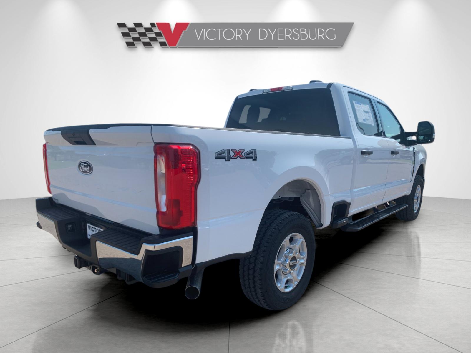 New 2027 White Ford XLT image 4