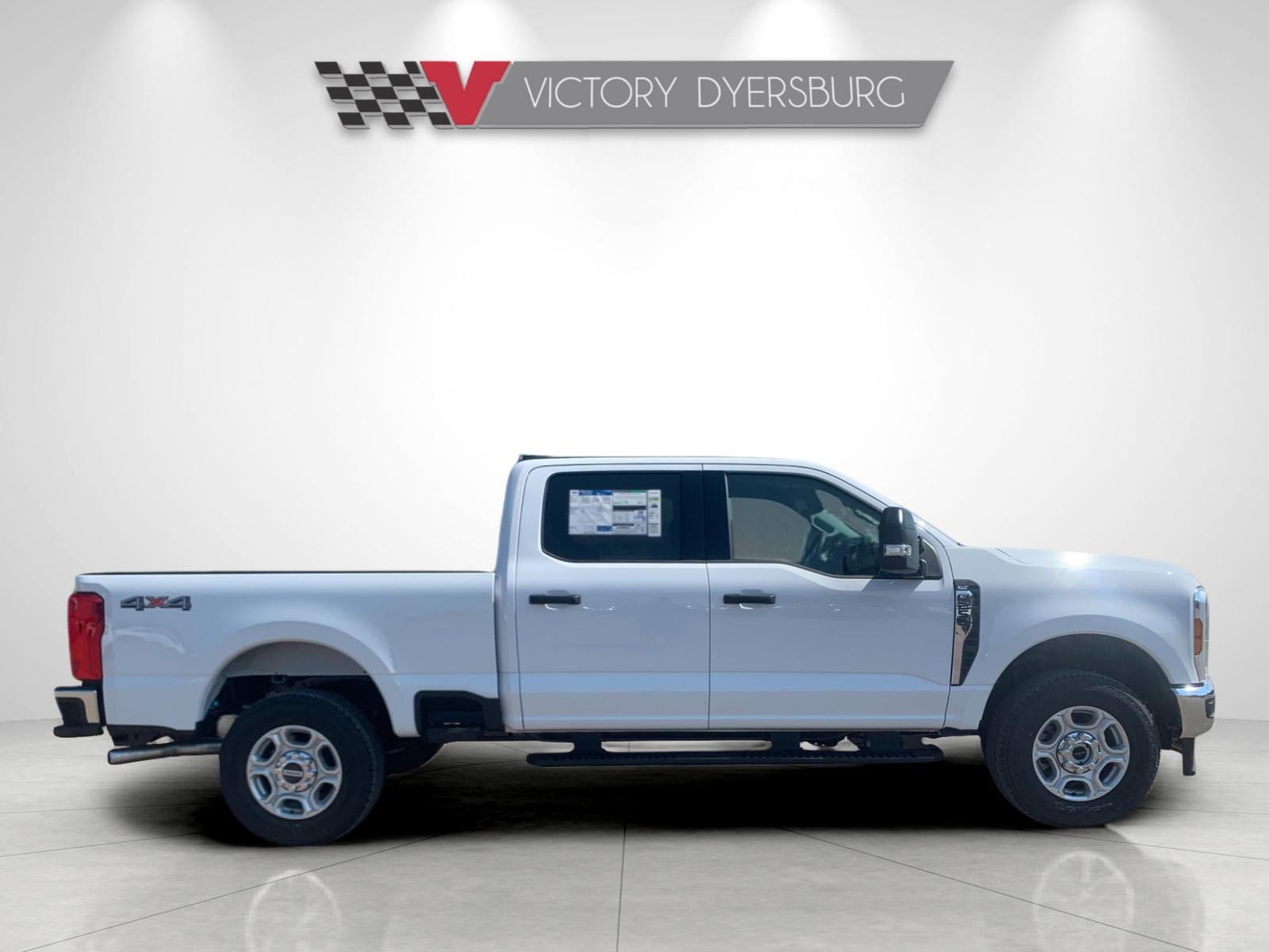 New 2027 White Ford XLT image 3