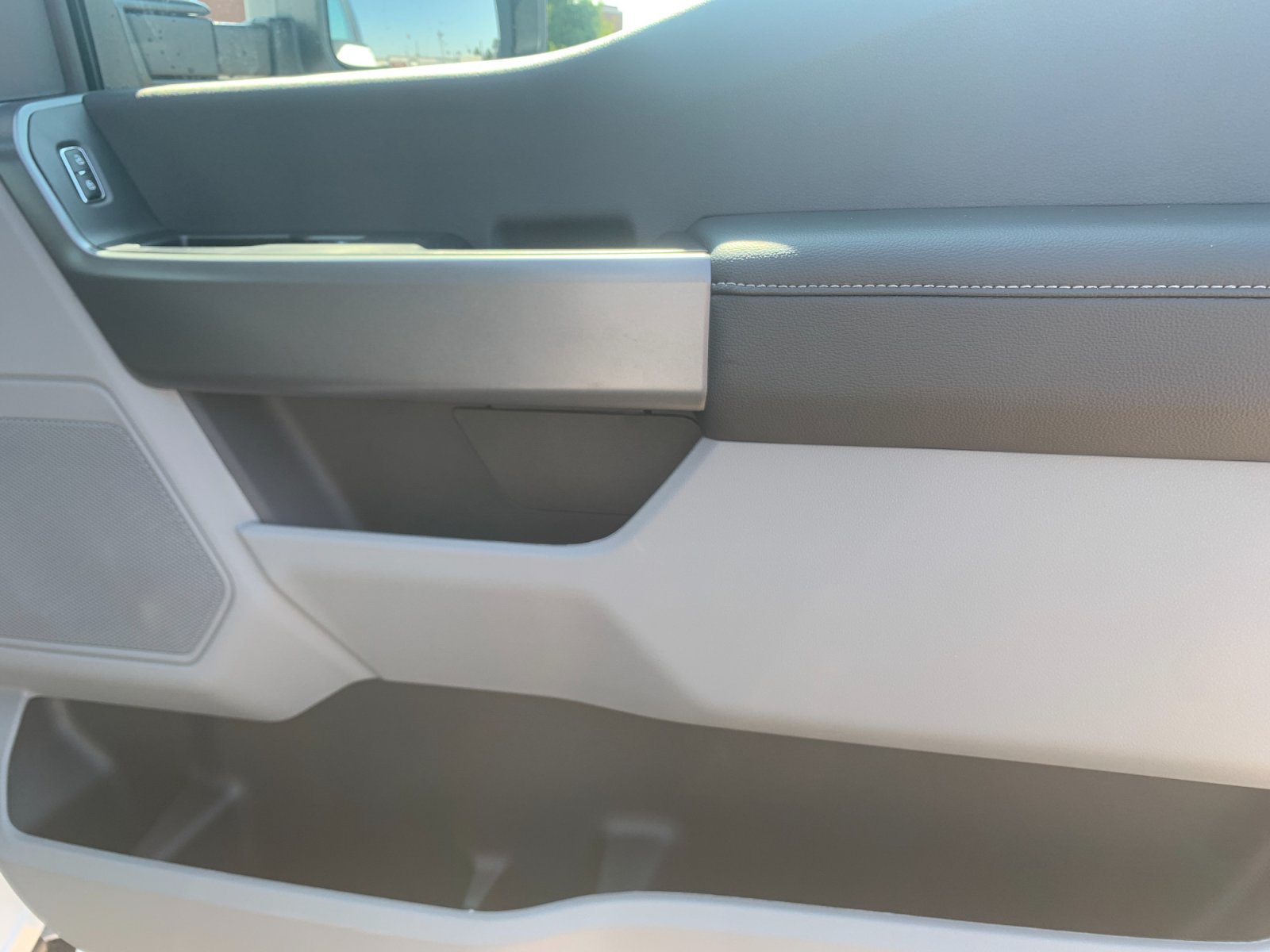 New 2027 White Ford XLT image 18