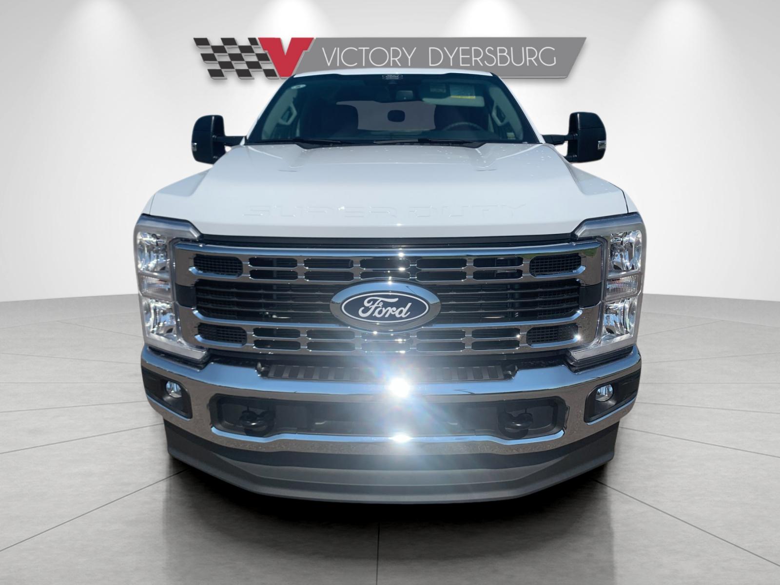 New 2027 White Ford XLT image 9