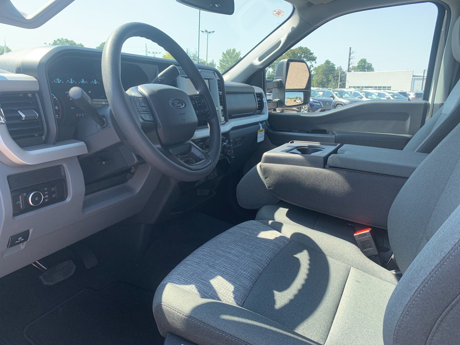 New 2027 White Ford XLT image 10