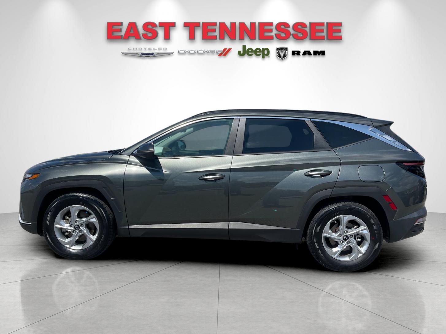 Used 2023 Gray Hyundai SEL image 6
