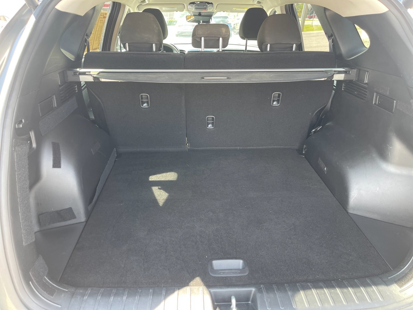 Used 2023 Gray Hyundai SEL image 17