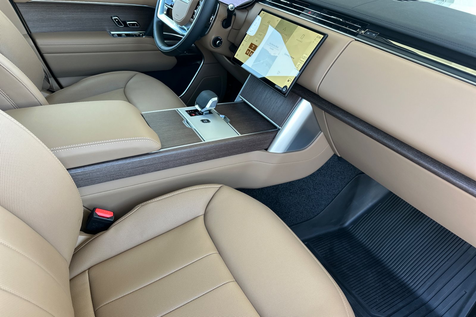 New 2026 Fuji White Land Rover SE image 16