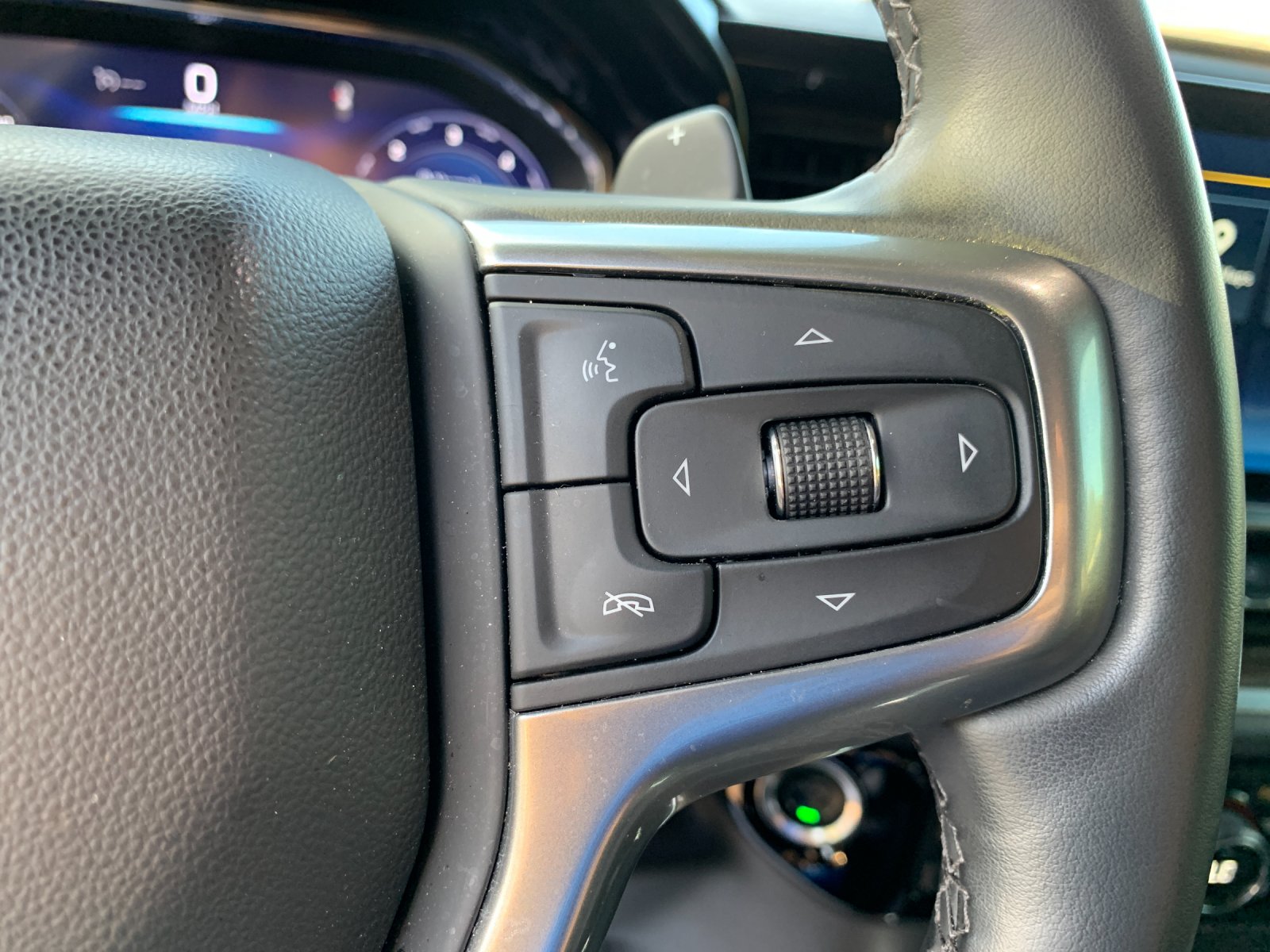 Used 2025 White Chevrolet LT Trail Boss image 28