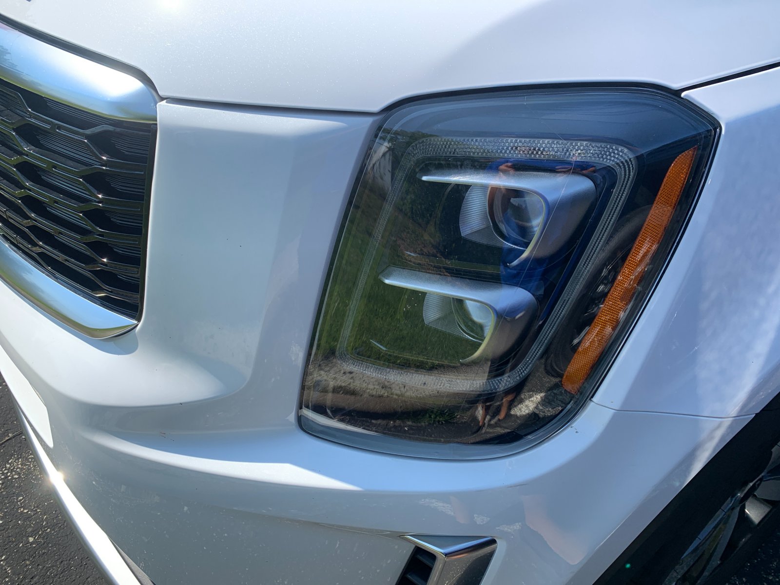 Used 2022 White Kia EX image 8