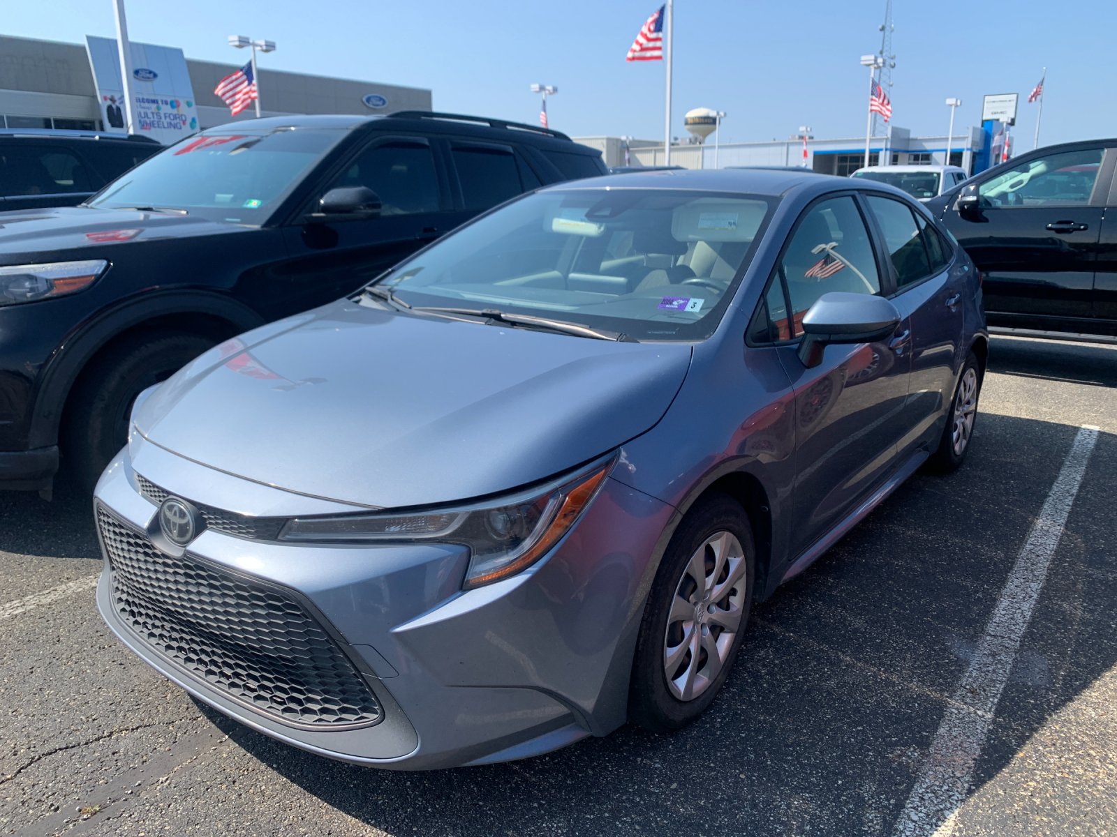 Used 2022  Toyota LE image 5