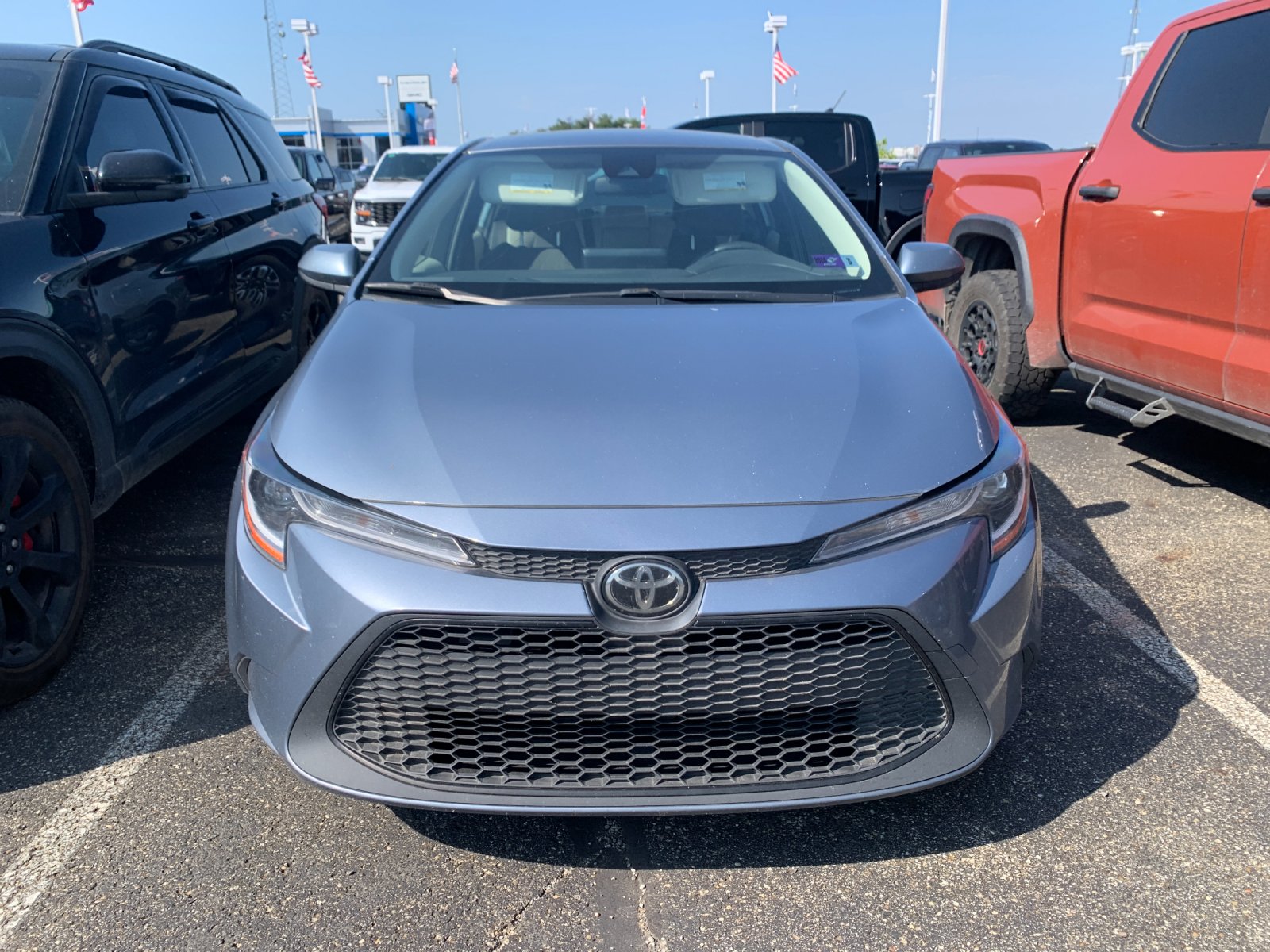 Used 2022  Toyota LE image 6