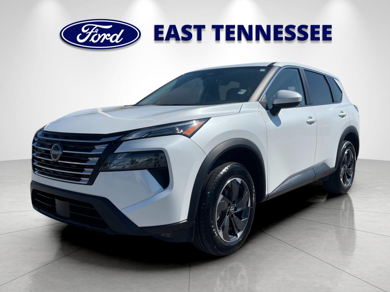 Used 2025 White Nissan SV image 7