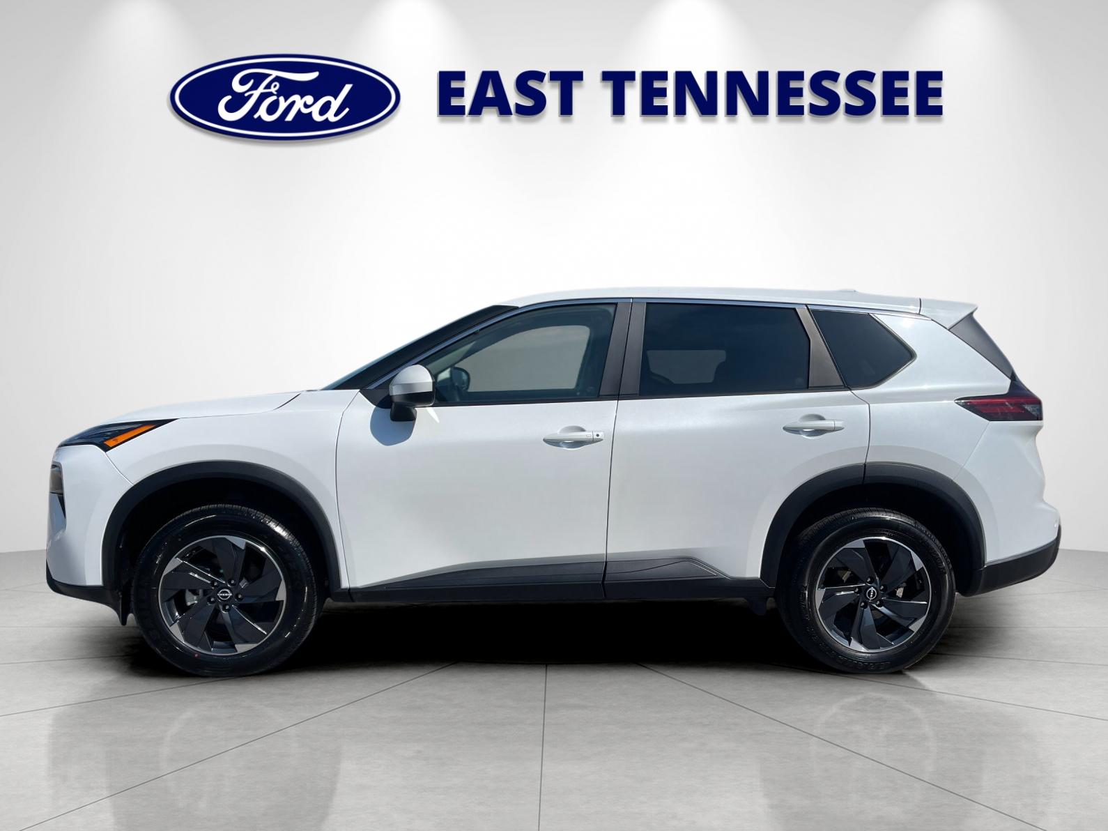 Used 2025 White Nissan SV image 6