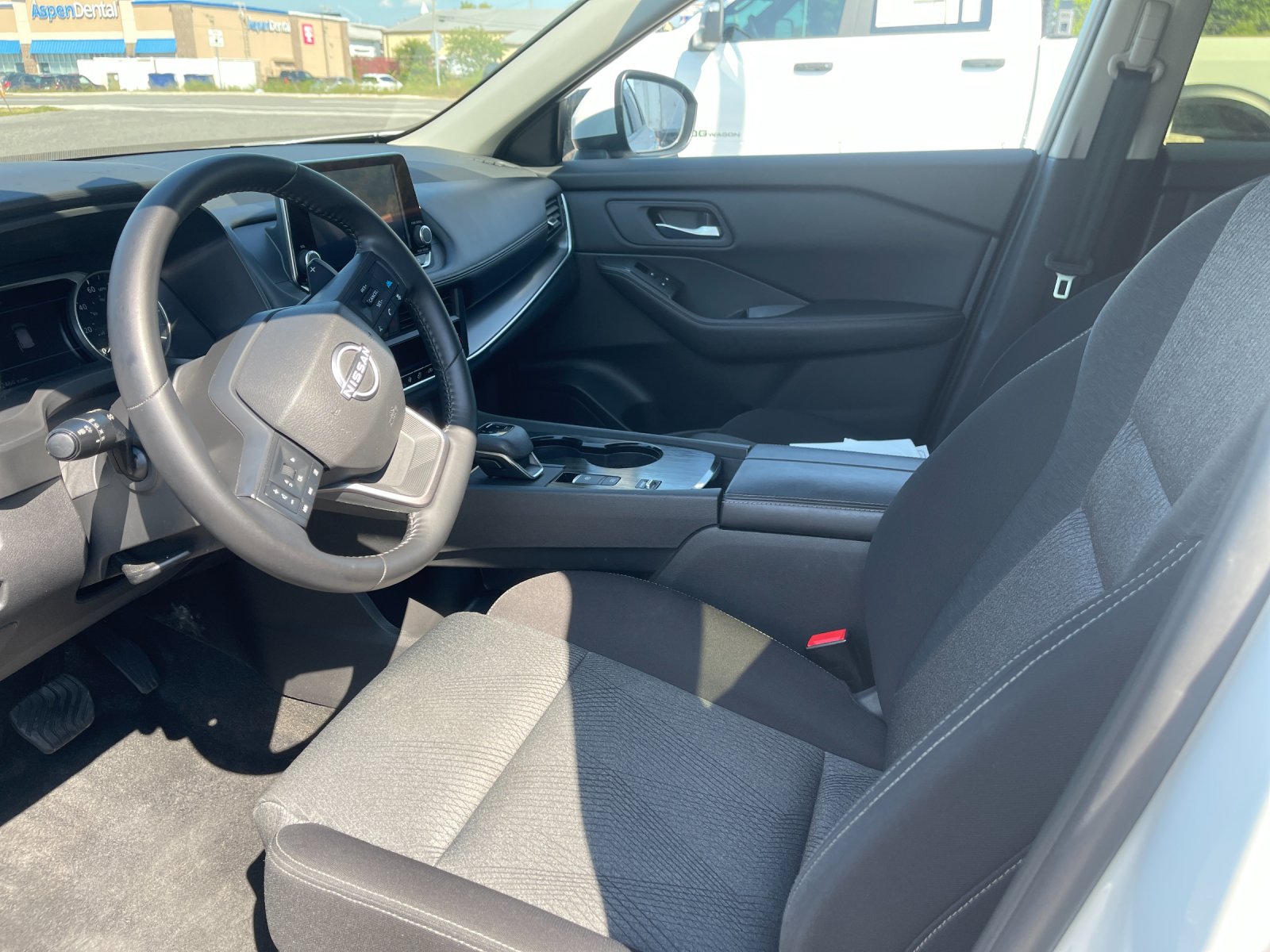 Used 2025 White Nissan SV image 11