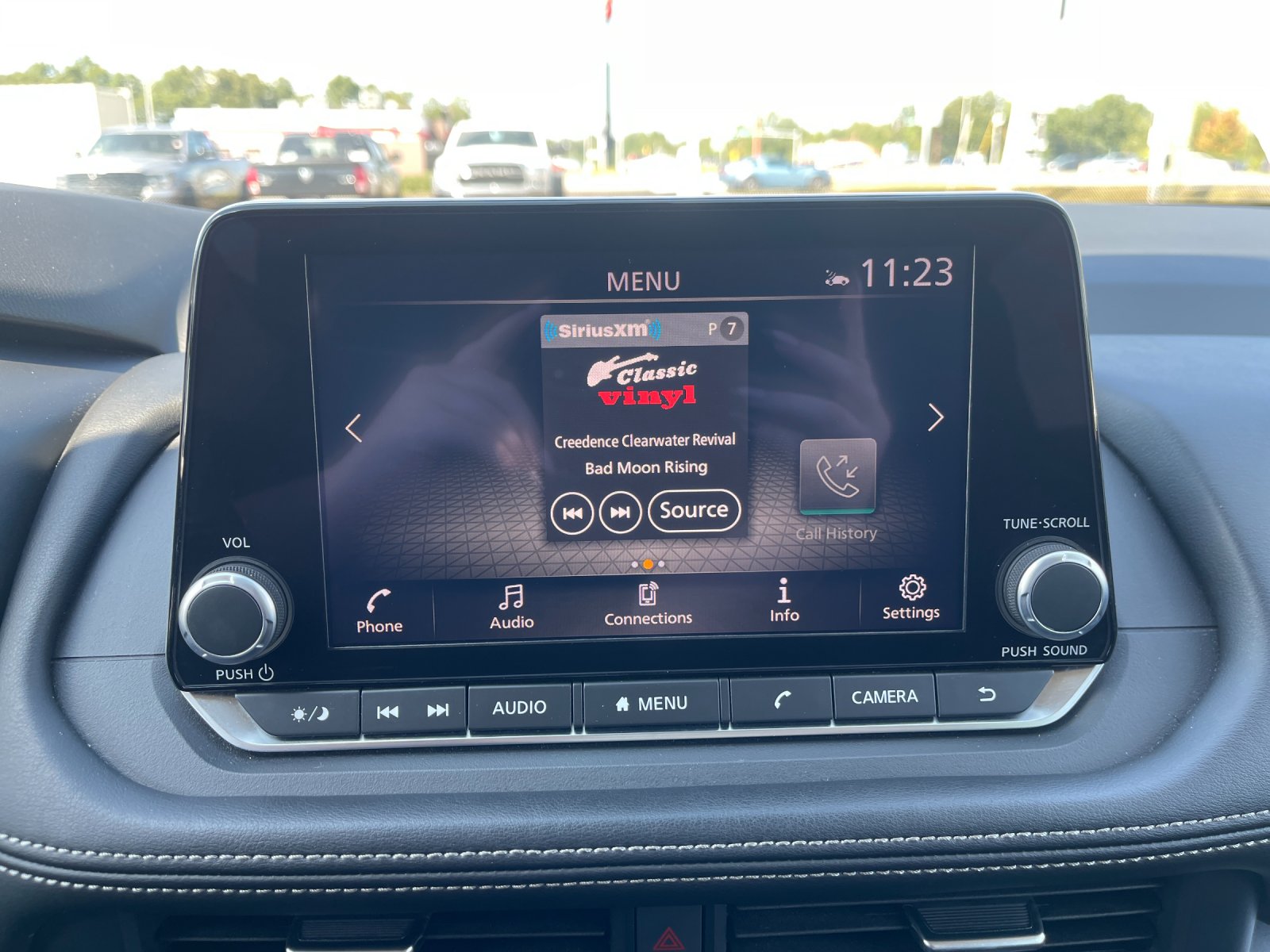 Used 2025 White Nissan SV image 22