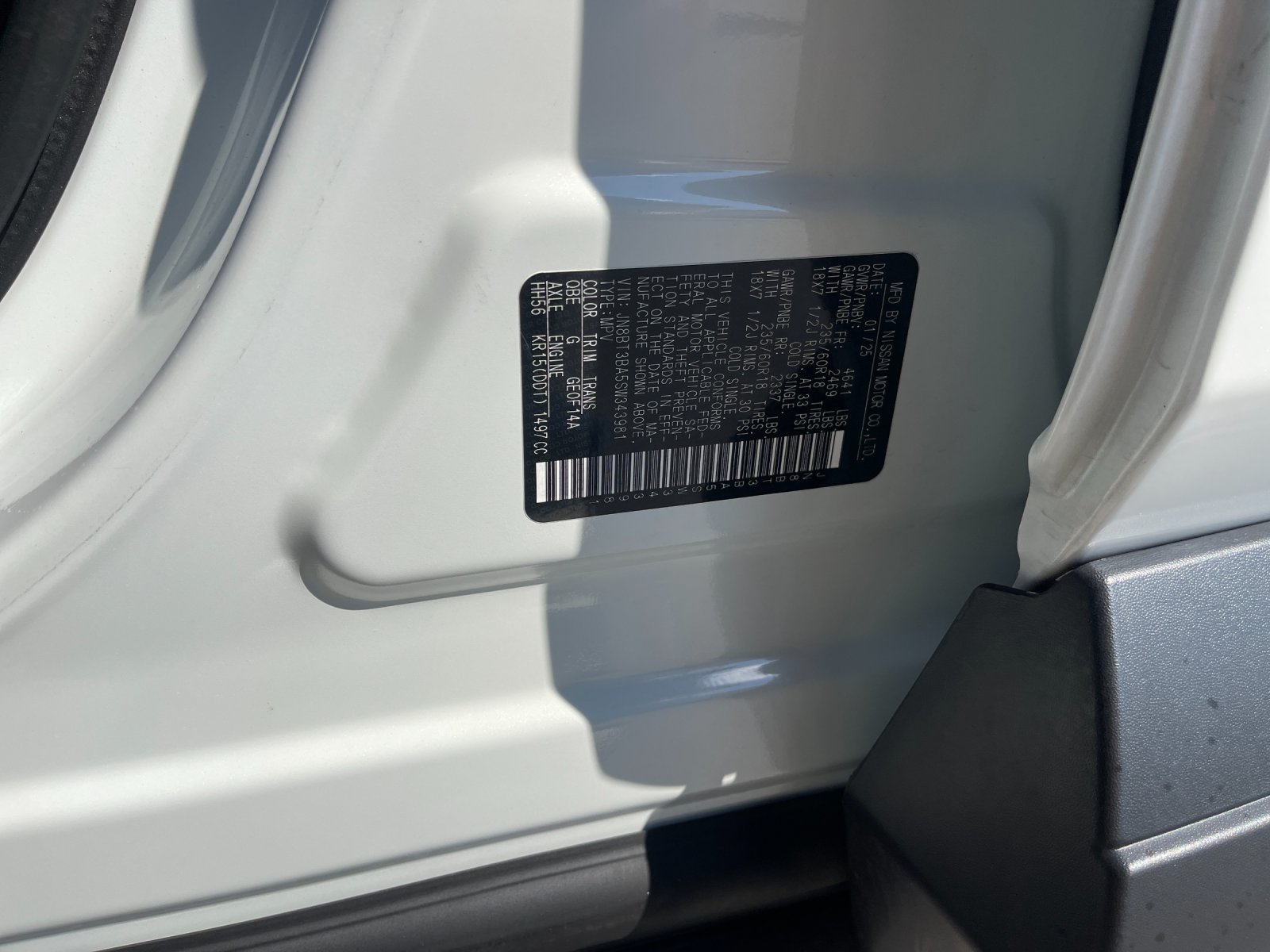 Used 2025 White Nissan SV image 34