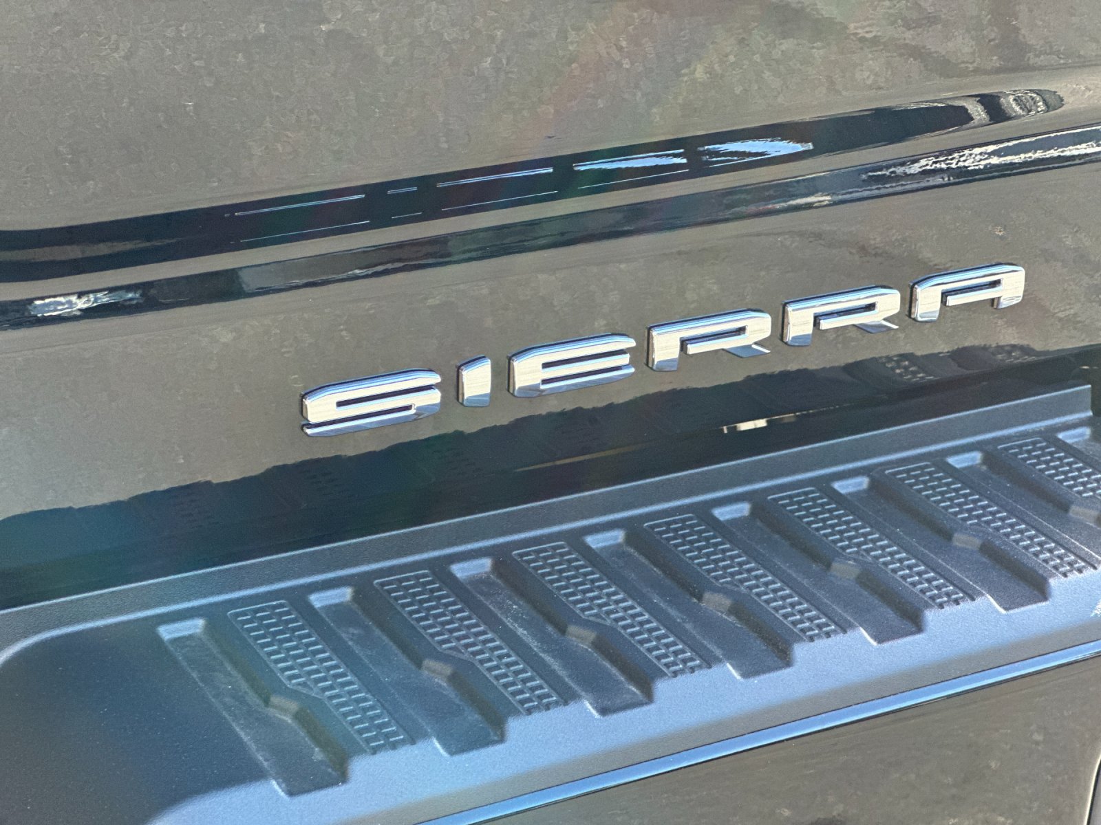 Used 2026 Black GMC Denali Ultimate image 25