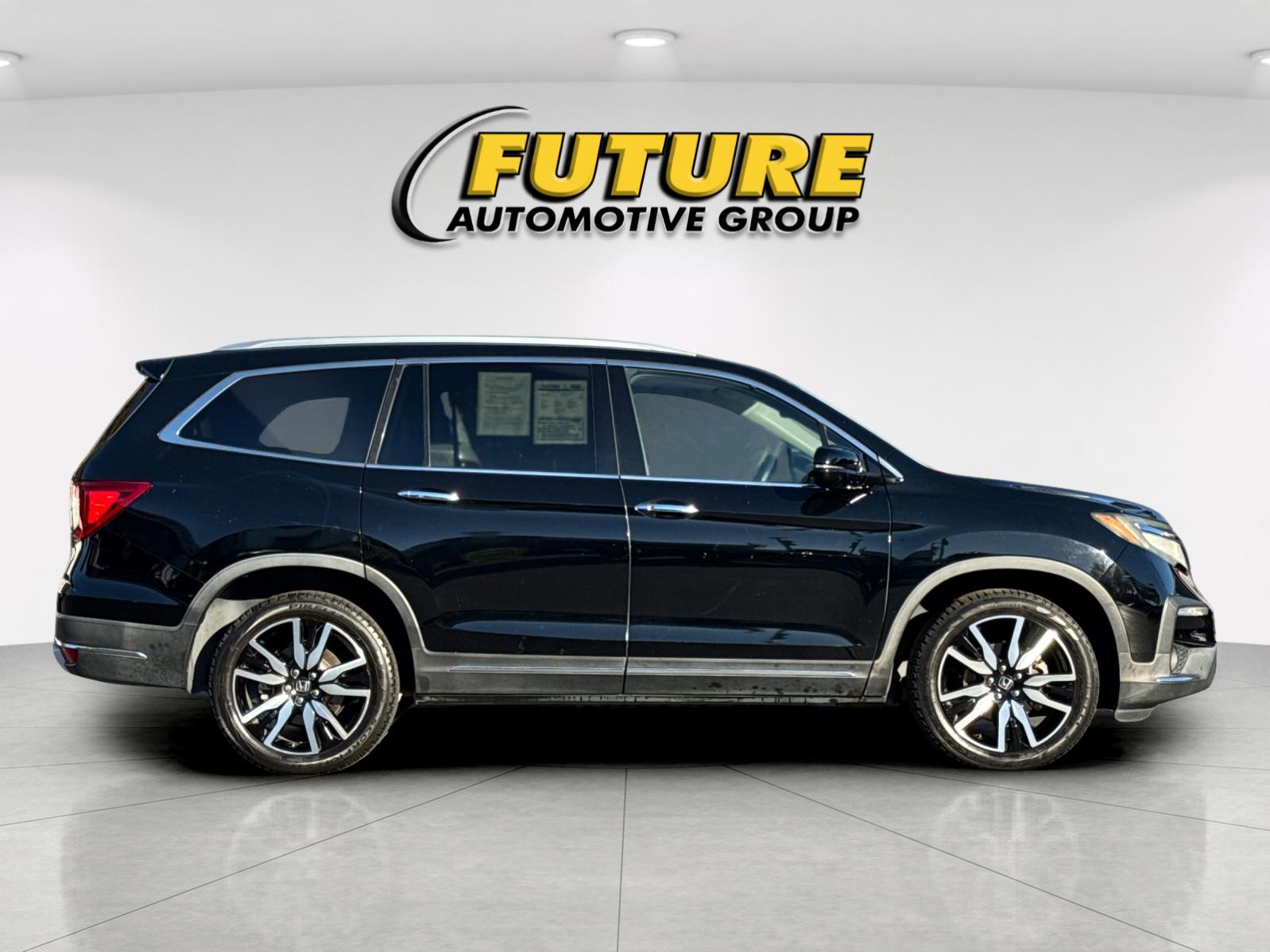 Used 2019 Black Honda Touring image 2