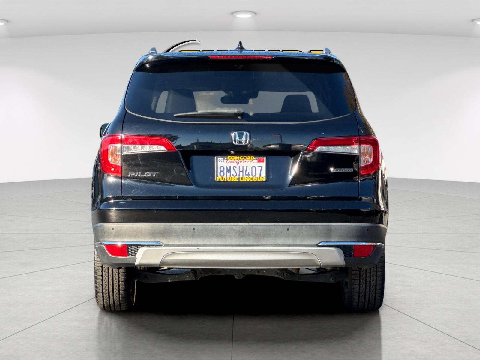 Used 2019 Black Honda Touring image 4