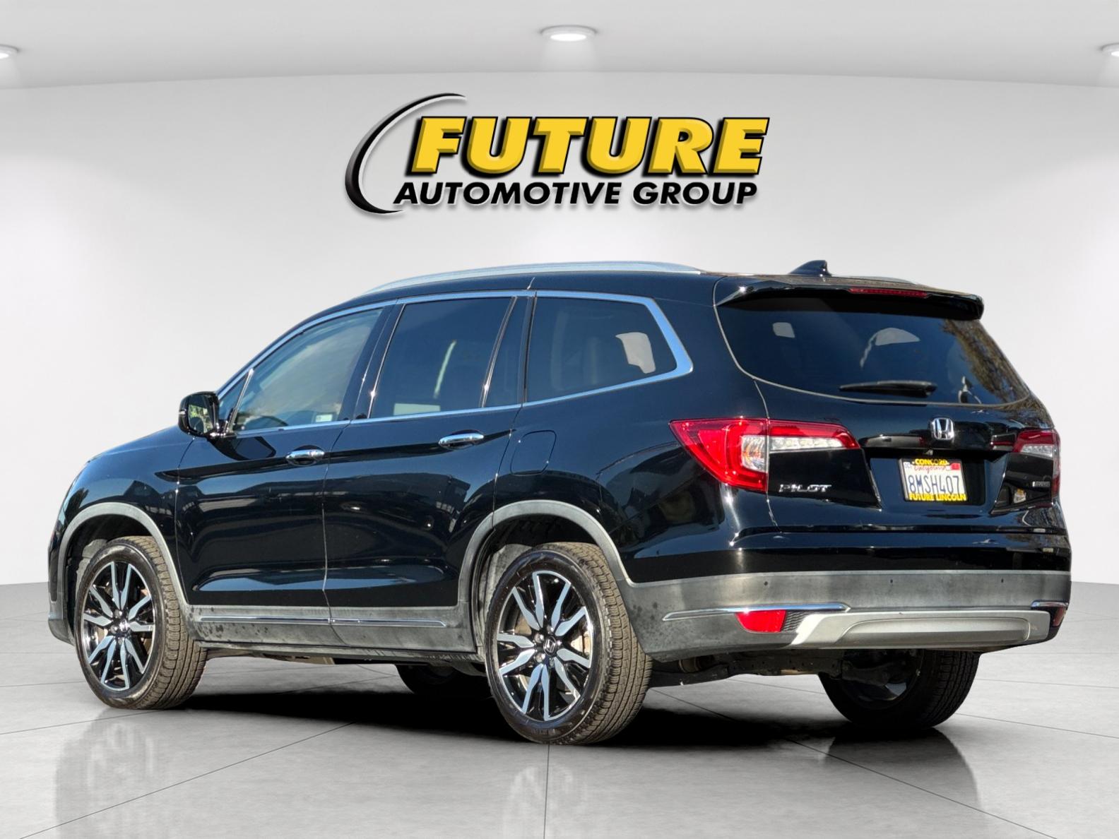 Used 2019 Black Honda Touring image 5