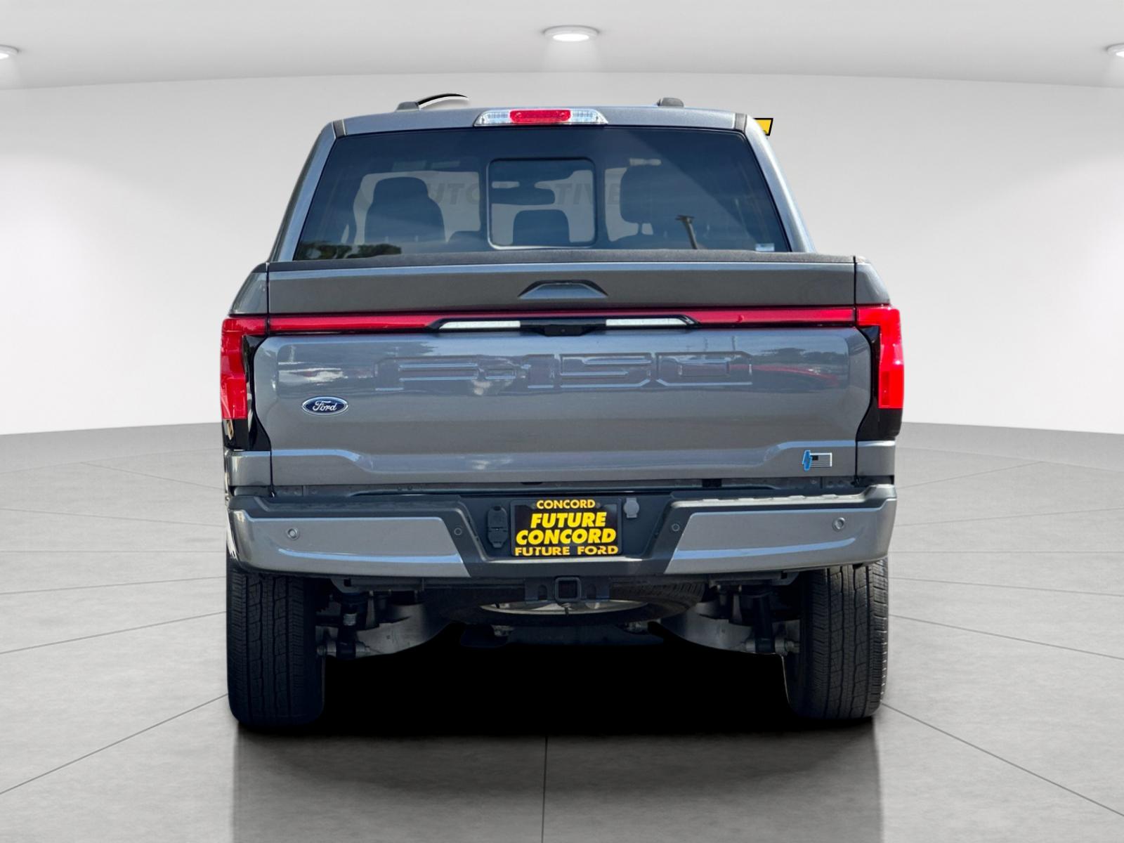 Used 2023 Gray Ford Lariat image 4