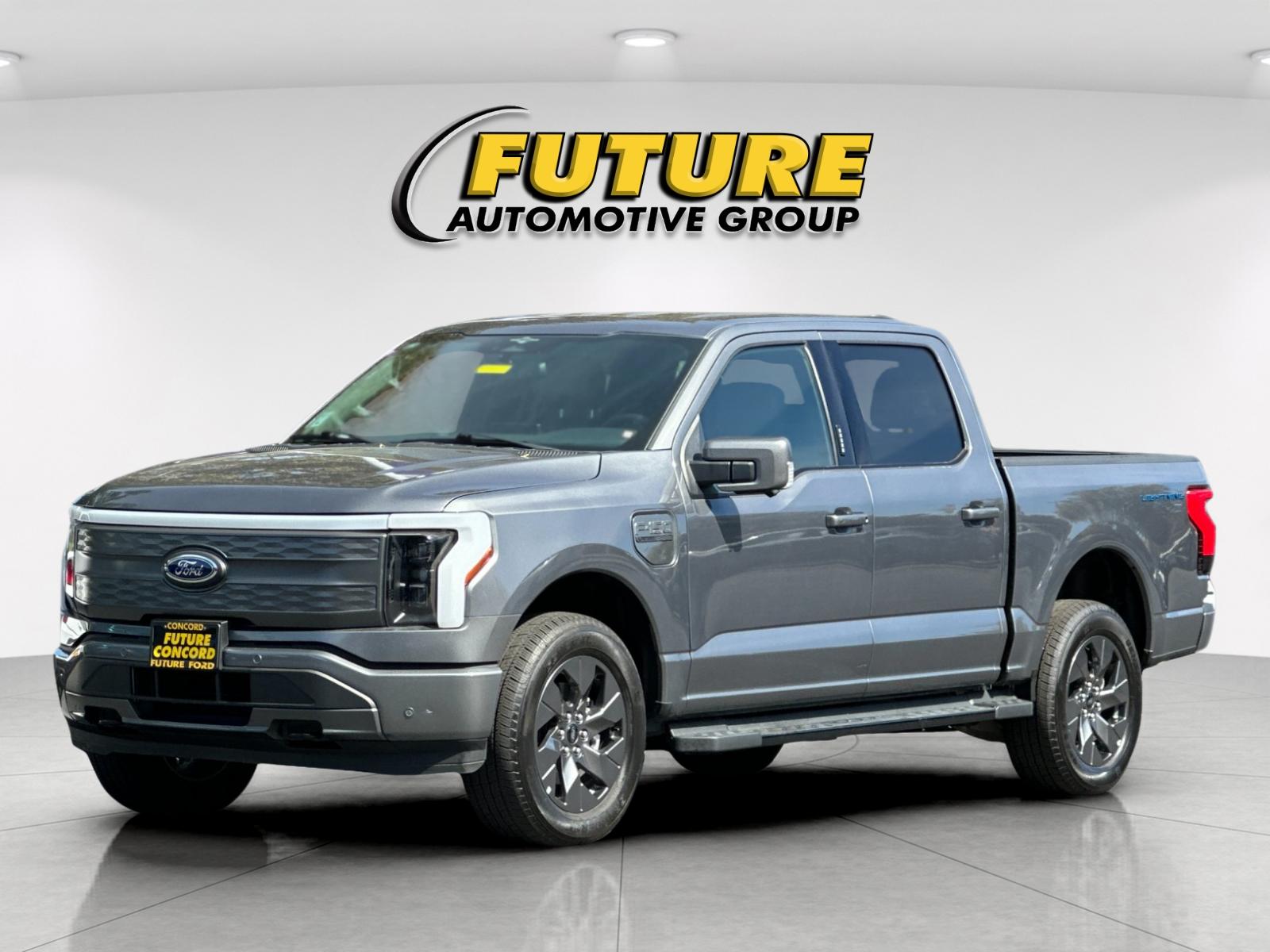 Used 2023 Gray Ford Lariat image 7