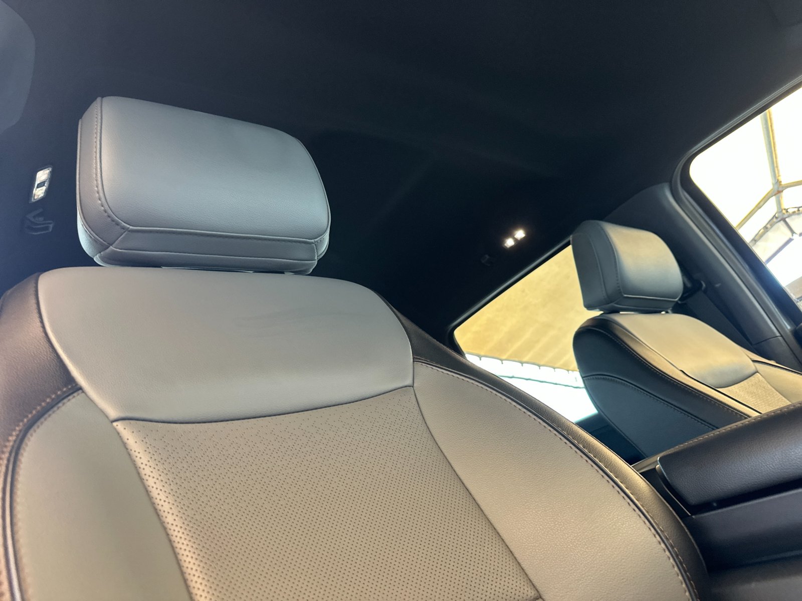 Used 2023 Gray Ford Lariat image 15