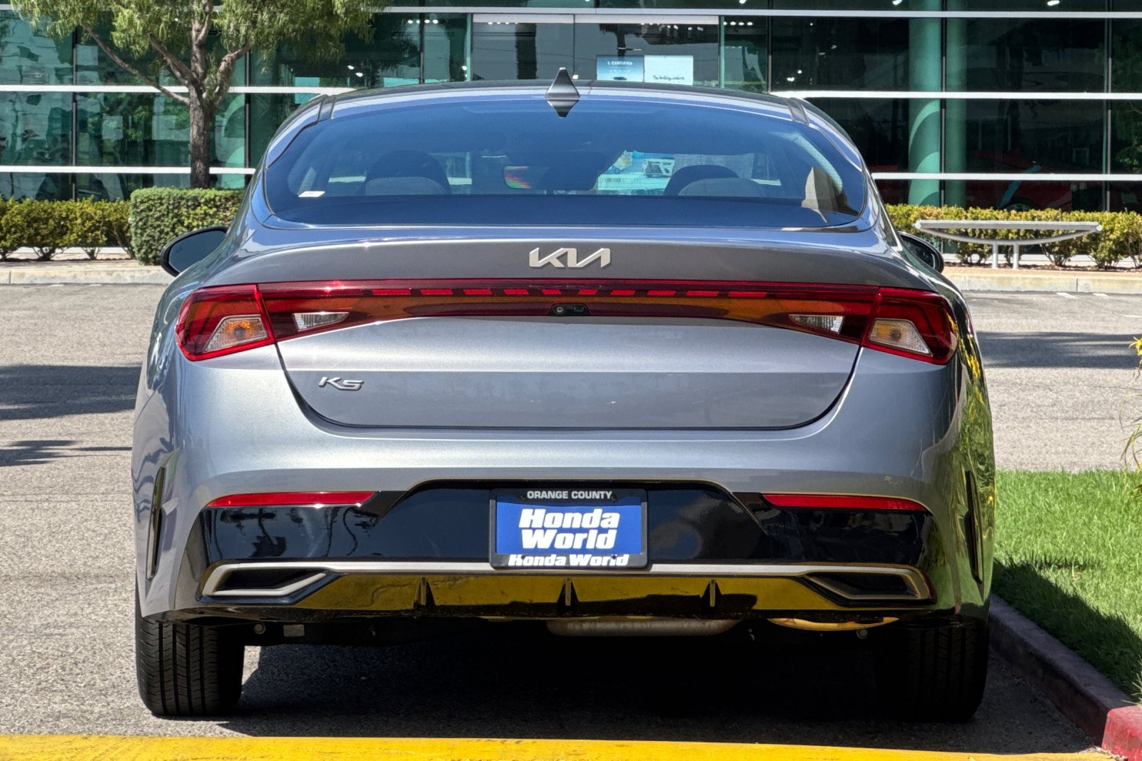 Used 2022 Silver Kia LXS image 5