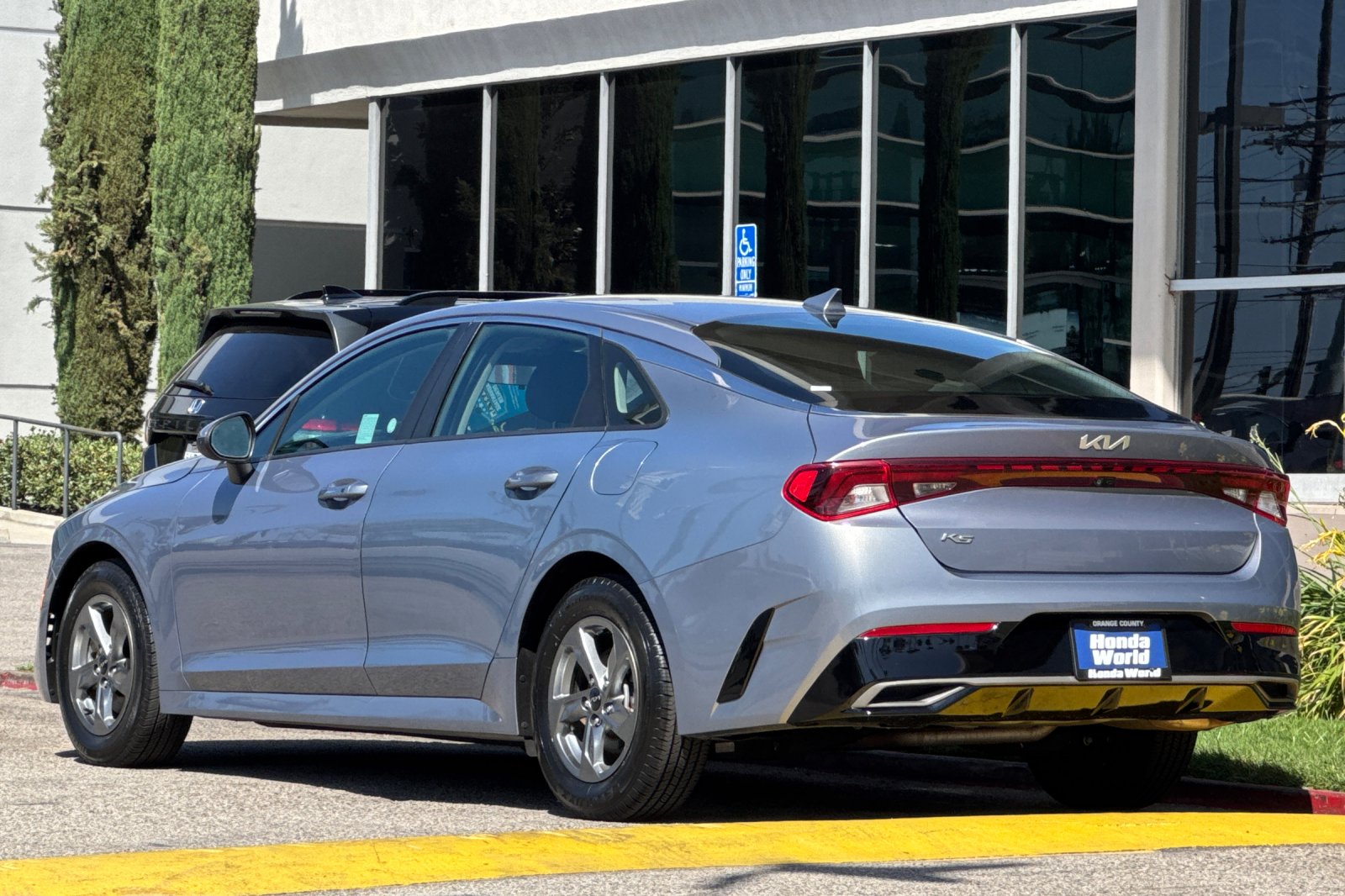 Used 2022 Silver Kia LXS image 6