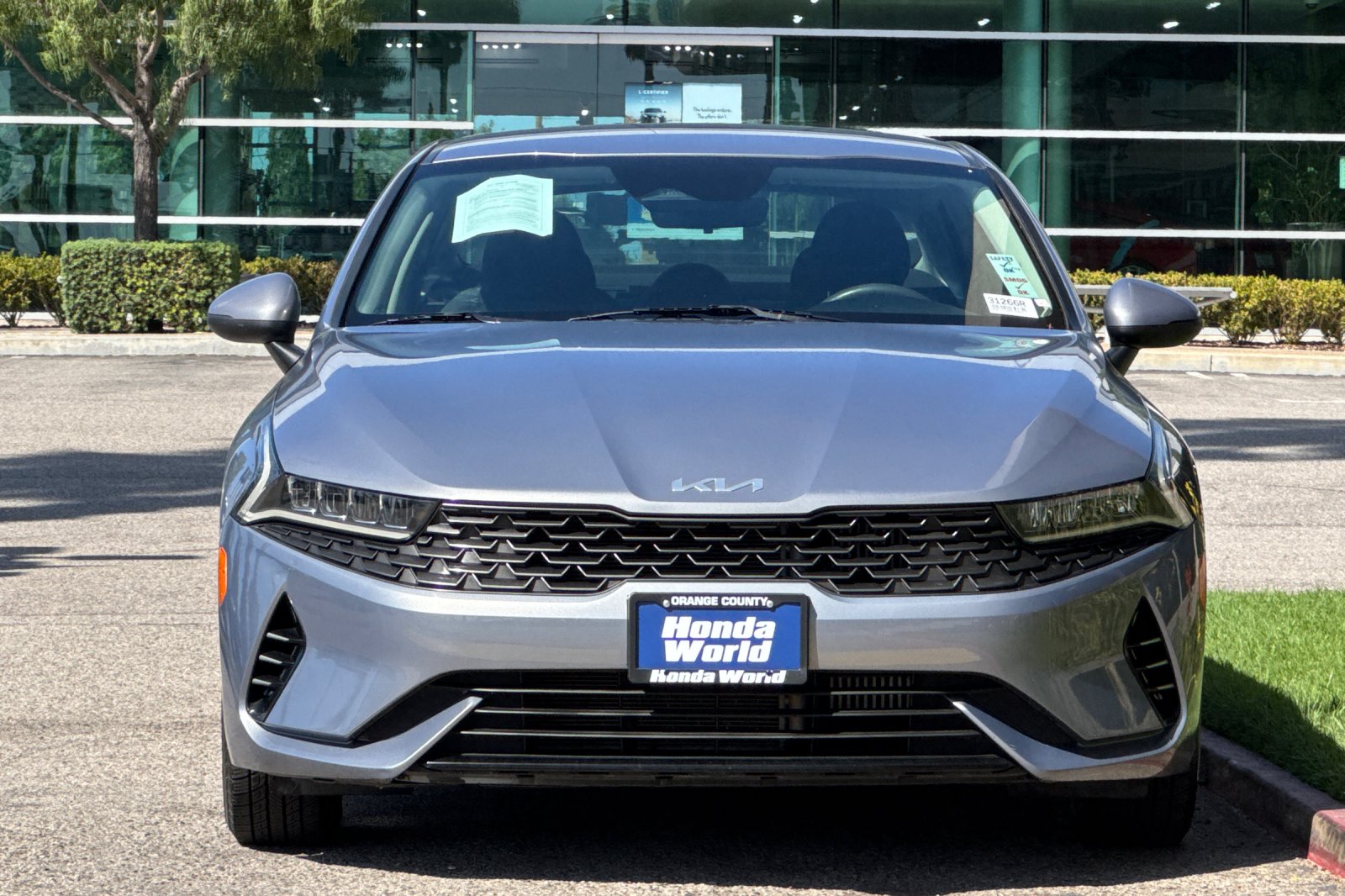 Used 2022 Silver Kia LXS image 9