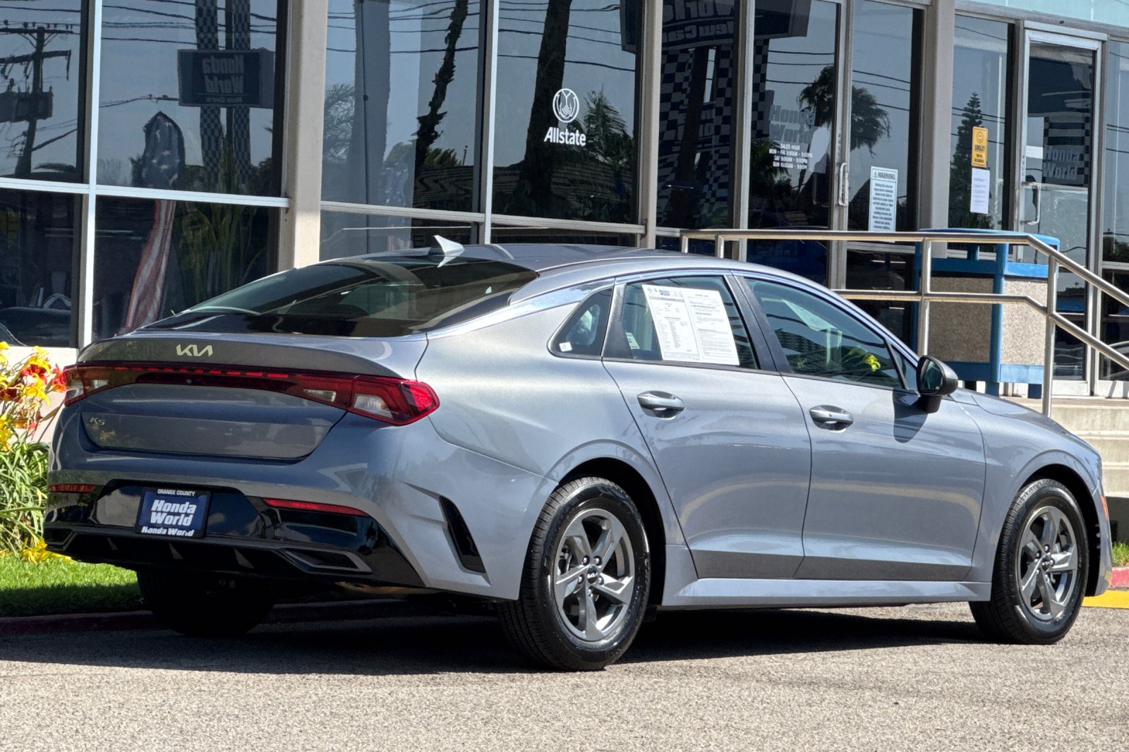 Used 2022 Silver Kia LXS image 4