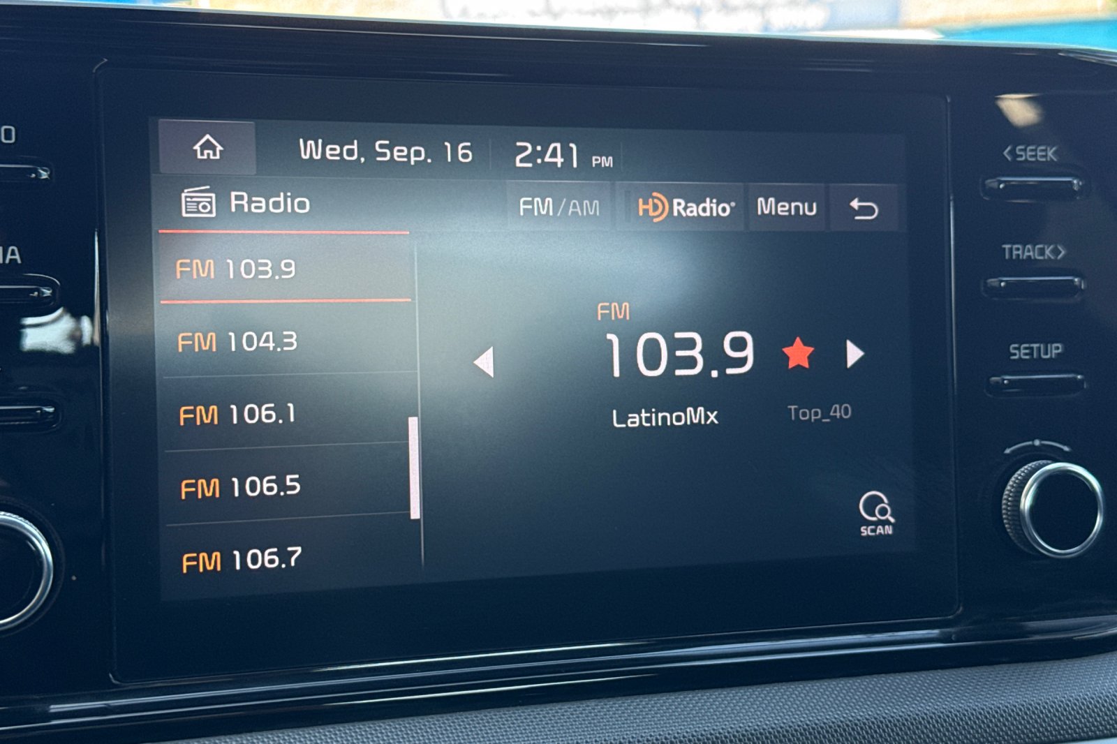 Used 2022 Silver Kia LXS image 17