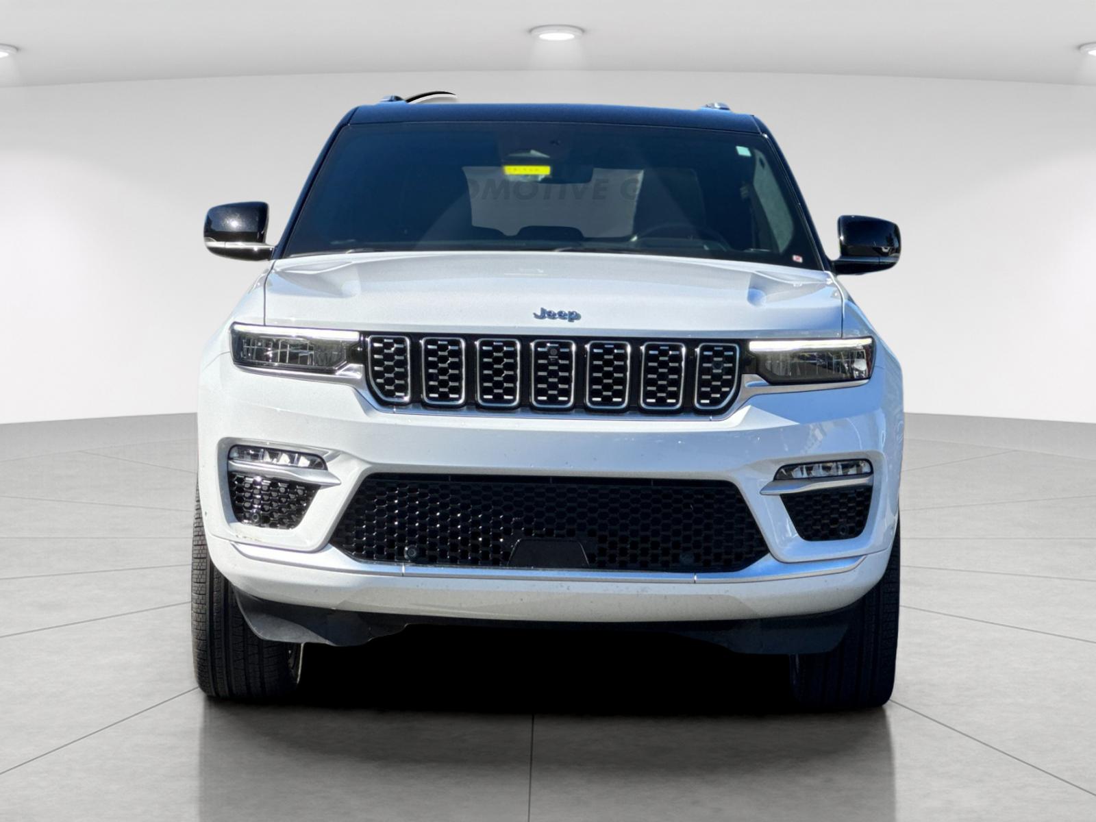 Used 2023 White Jeep Summit Reserve 4xe image 9