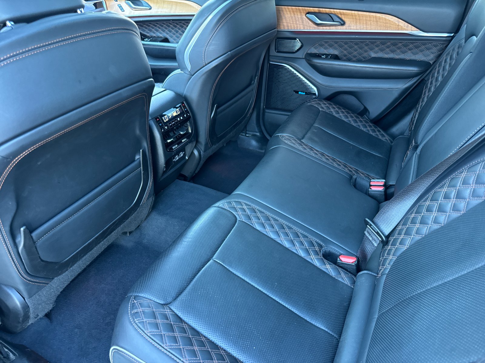 Used 2023 White Jeep Summit Reserve 4xe image 12