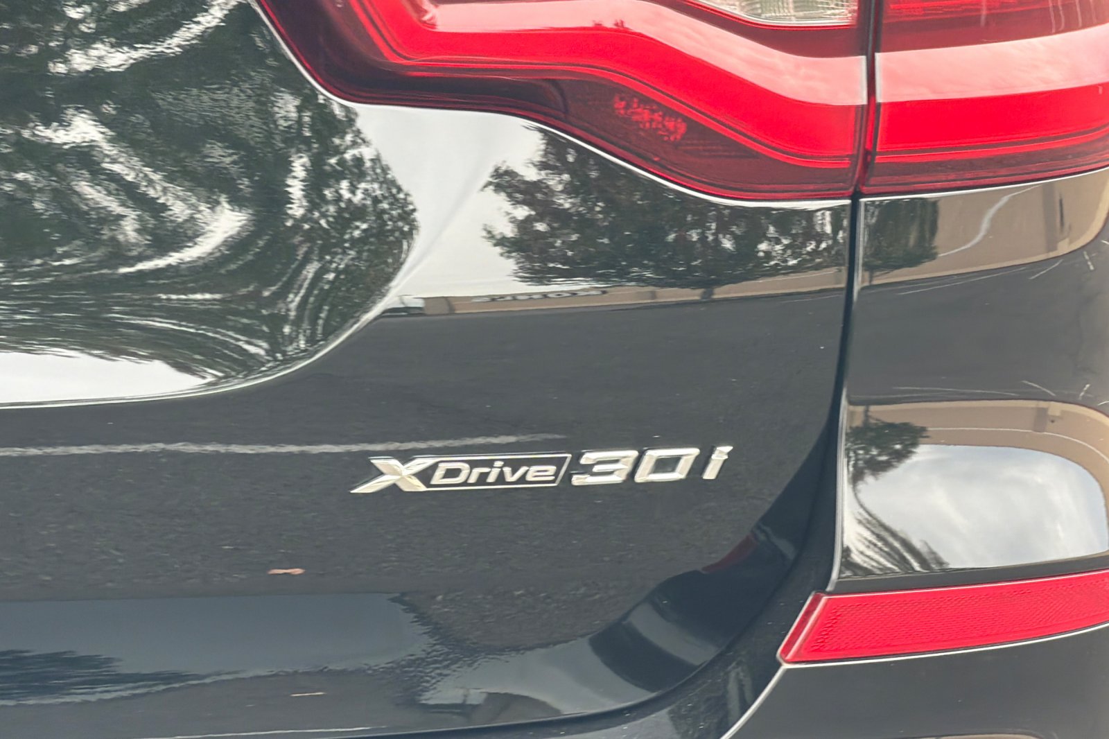 Used 2021 Black BMW xDrive30i image 27