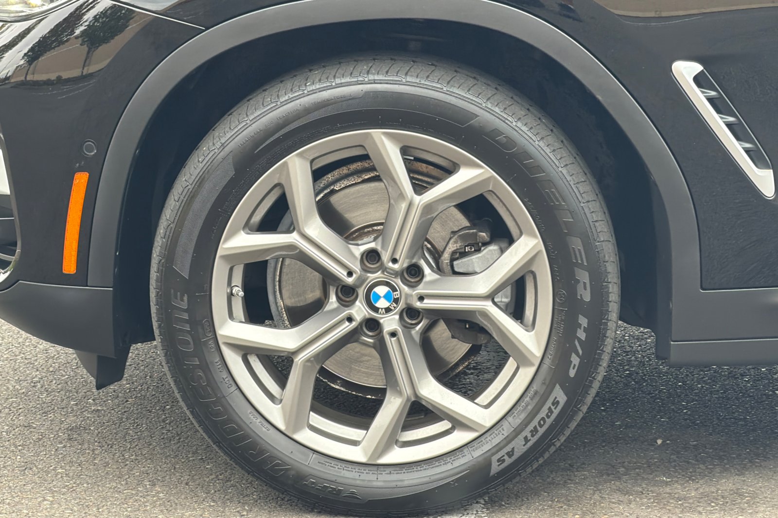 Used 2021 Black BMW xDrive30i image 26