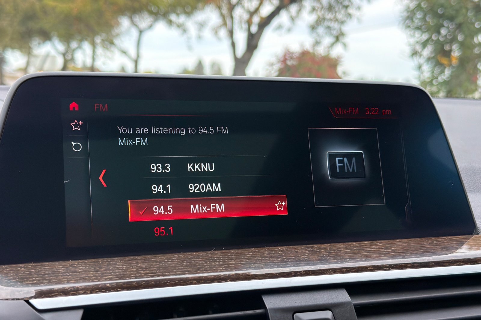 Used 2021 Black BMW xDrive30i image 18